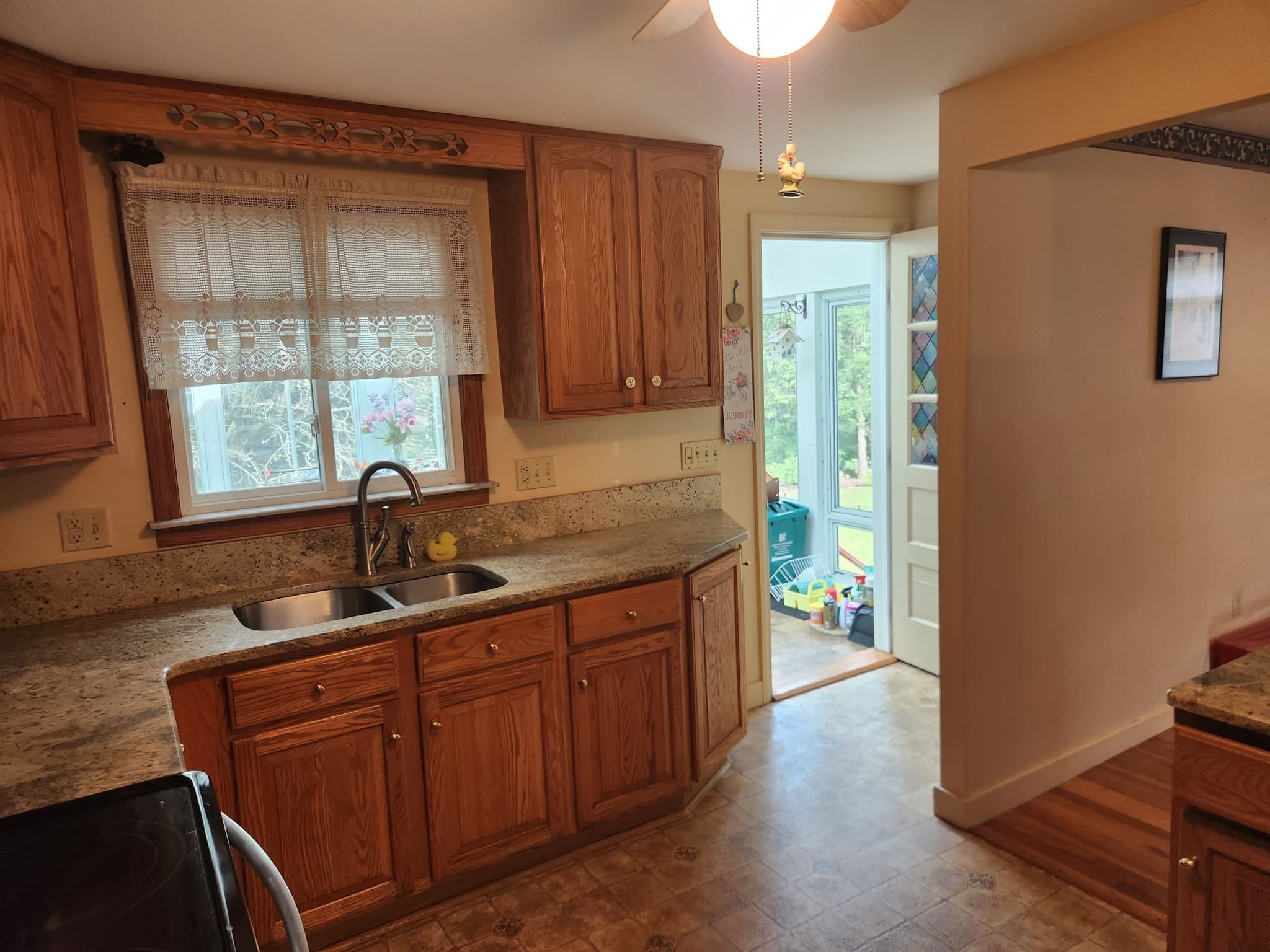 Single Family Residence at 8 Nelson Park Drive, Worcester MA 01605, Worcester, photo 10 of 26