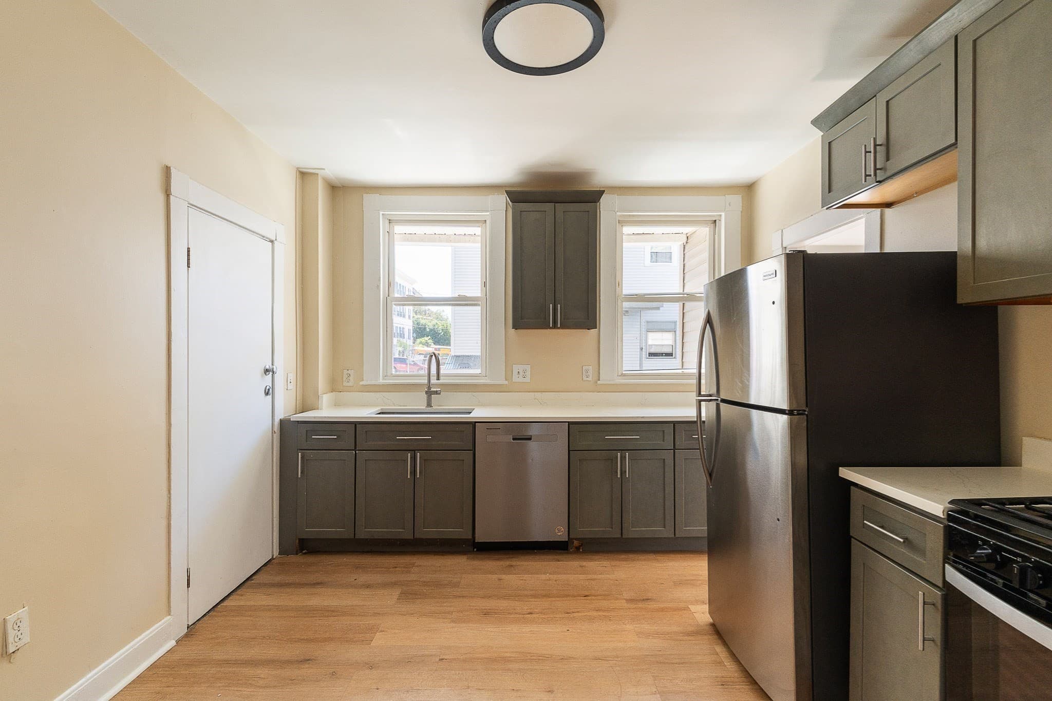 3 Family at 9 Rogers Ave, Lynn MA 01902, Lynn, photo 2 of 31