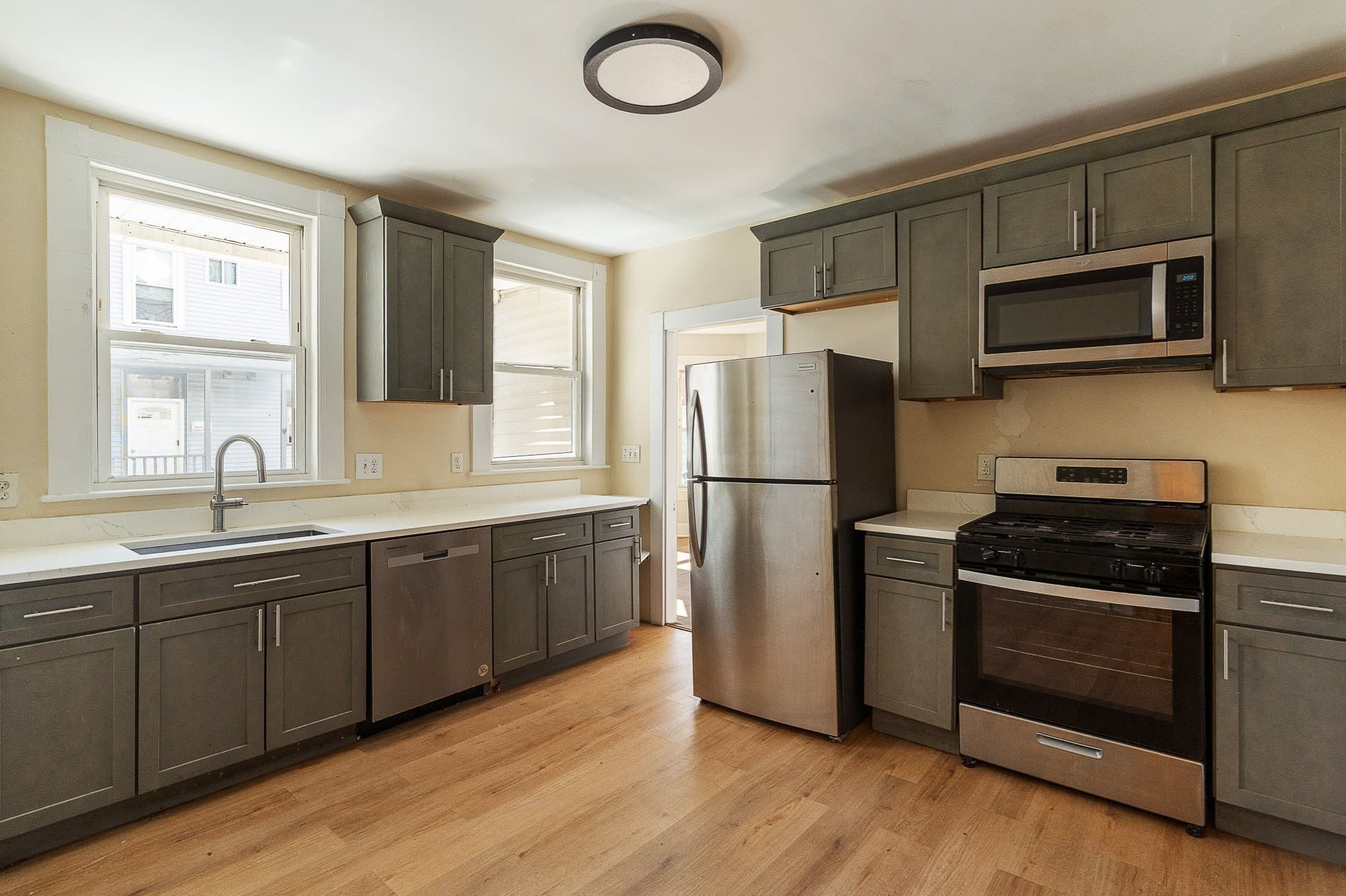 3 Family at 9 Rogers Ave, Lynn MA 01902, Lynn, photo 3 of 31
