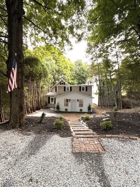 12 Ryefield Rd, Fitchburg MA 01420