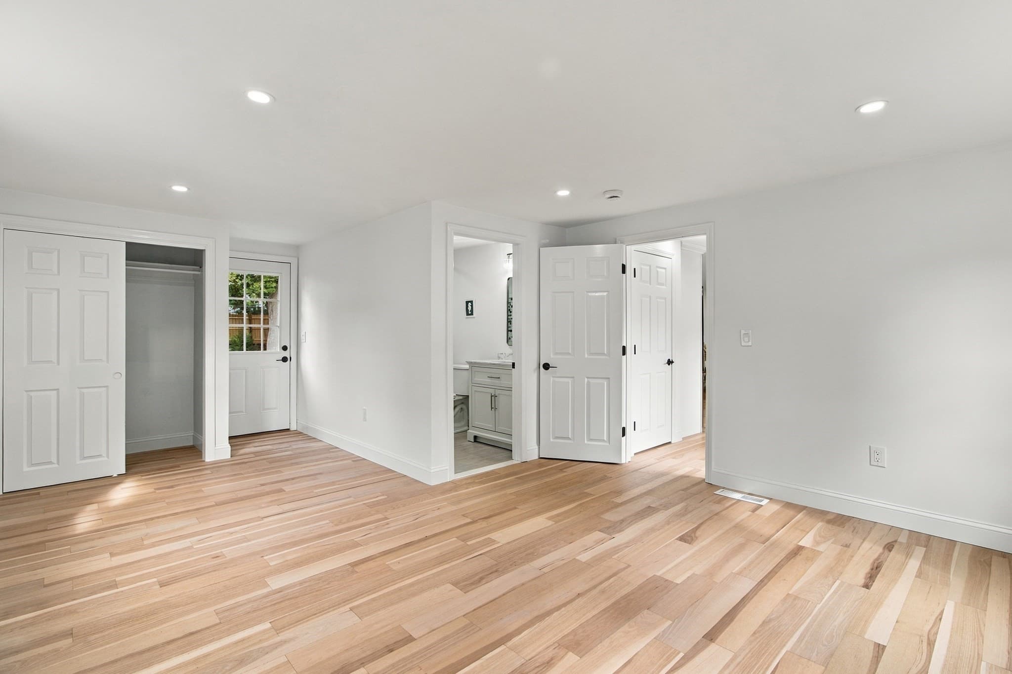 Single Family Residence at 43 Quaker Rd, Barnstable MA 02601, Barnstable, photo 9 of 18