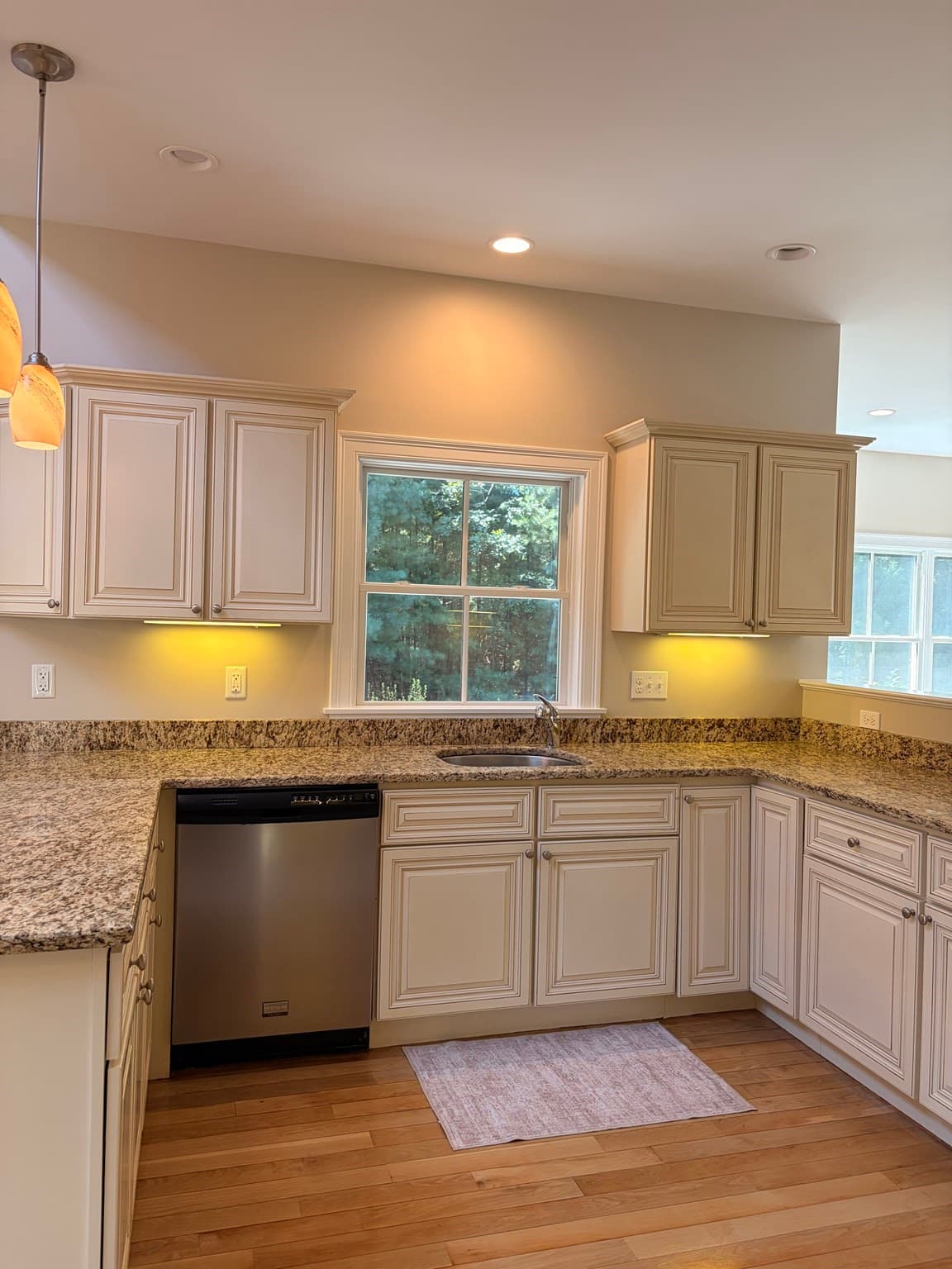 Condominium at 38 Hathaway Pond Cir # 38, Rochester MA 02770, Rochester, photo 7 of 32