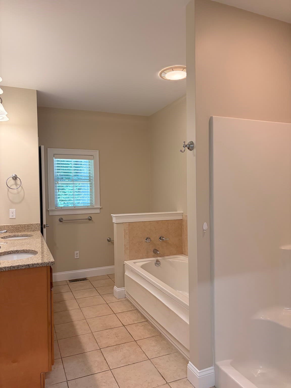 Condominium at 38 Hathaway Pond Cir # 38, Rochester MA 02770, Rochester, photo 14 of 32