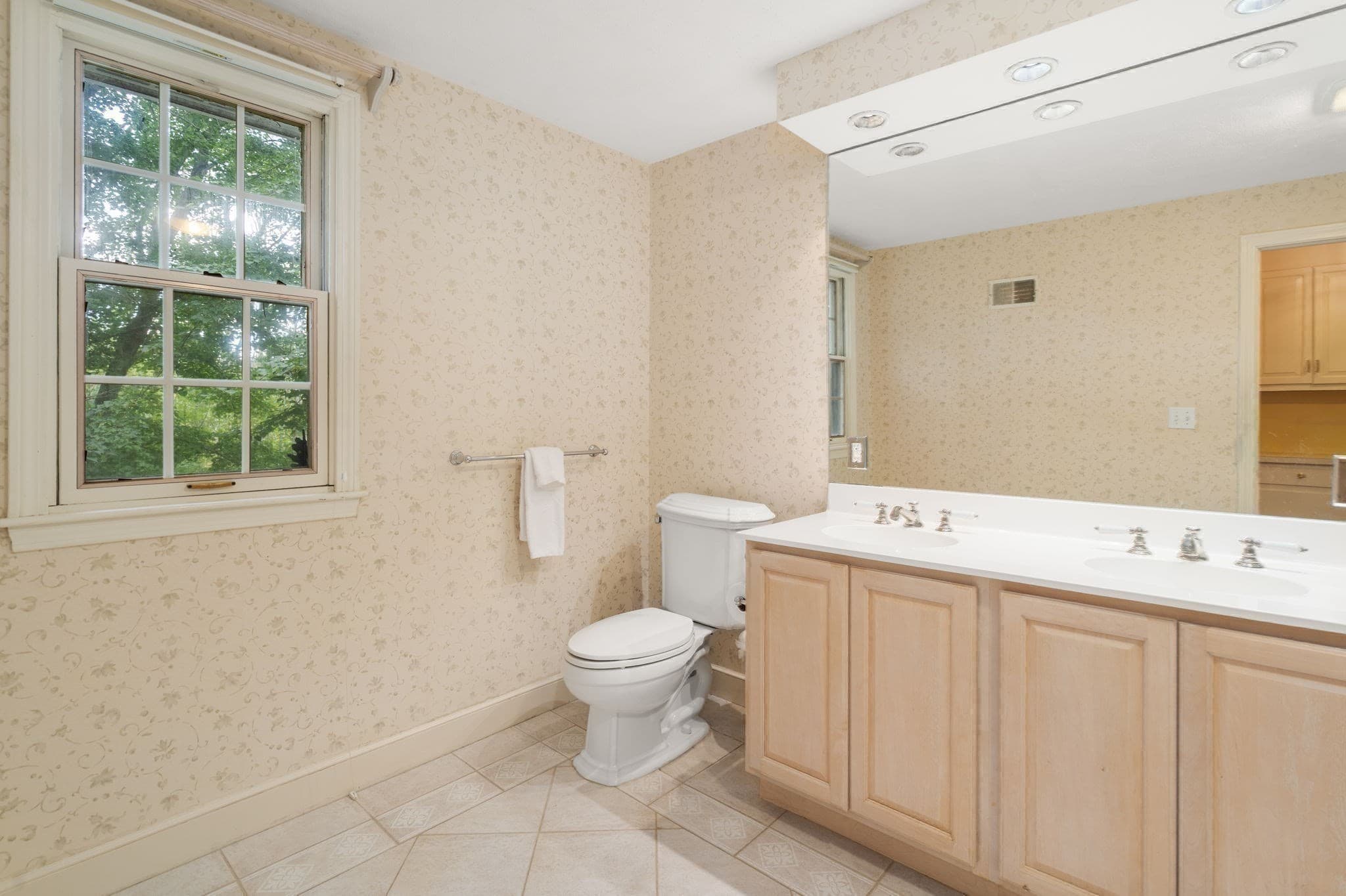 Single Family Residence at 10 Circle Dr, Dover MA 02030, Dover, photo 23 of 39