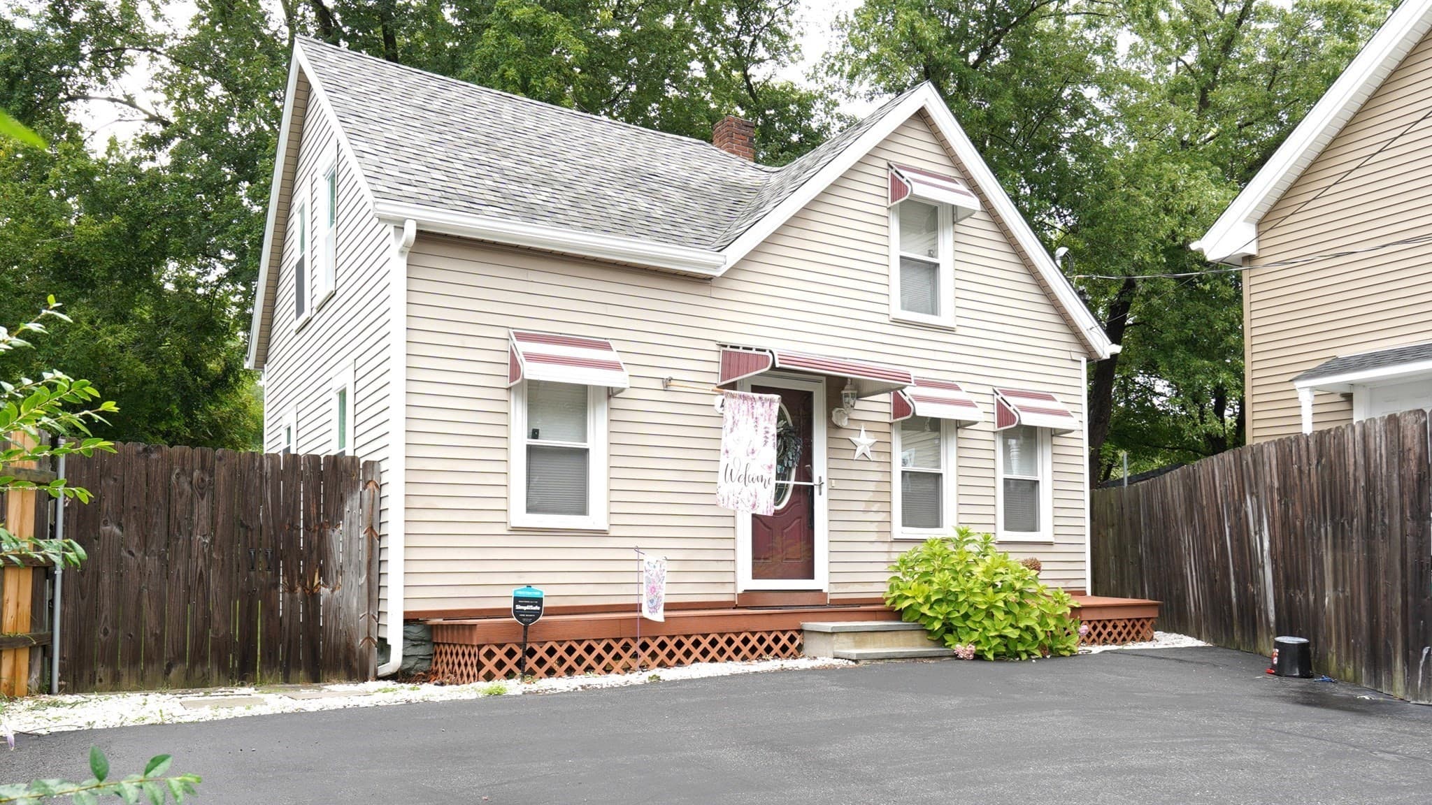 4 Phillips St, Attleboro MA 02703