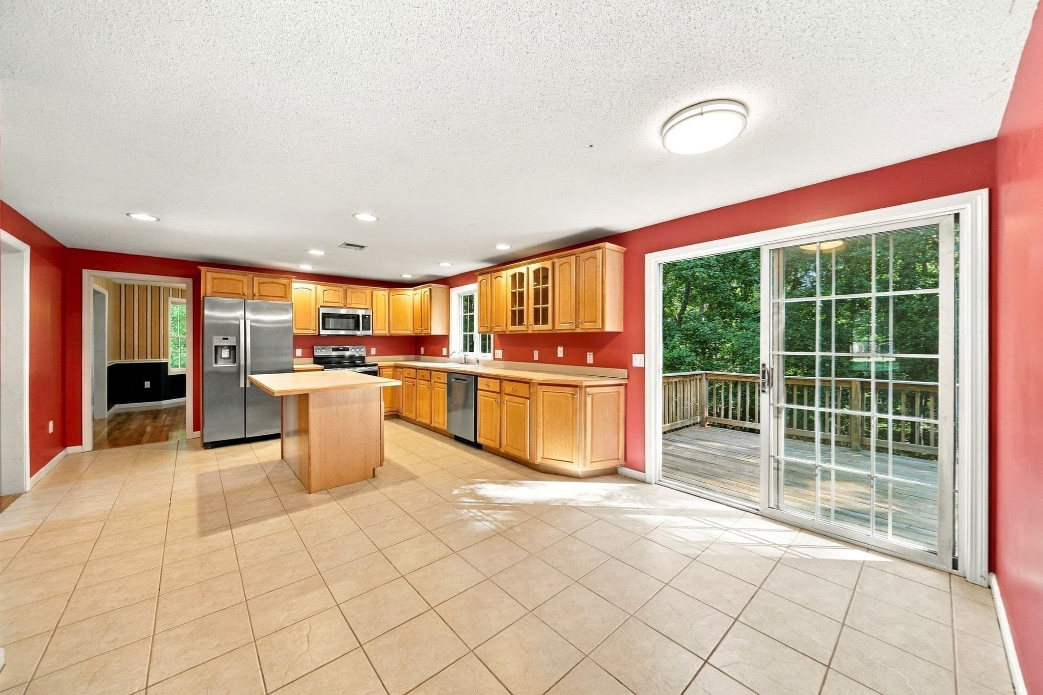 Single Family Residence at 43 Wampanoag Dr, Franklin MA 02038, Franklin, photo 12 of 32