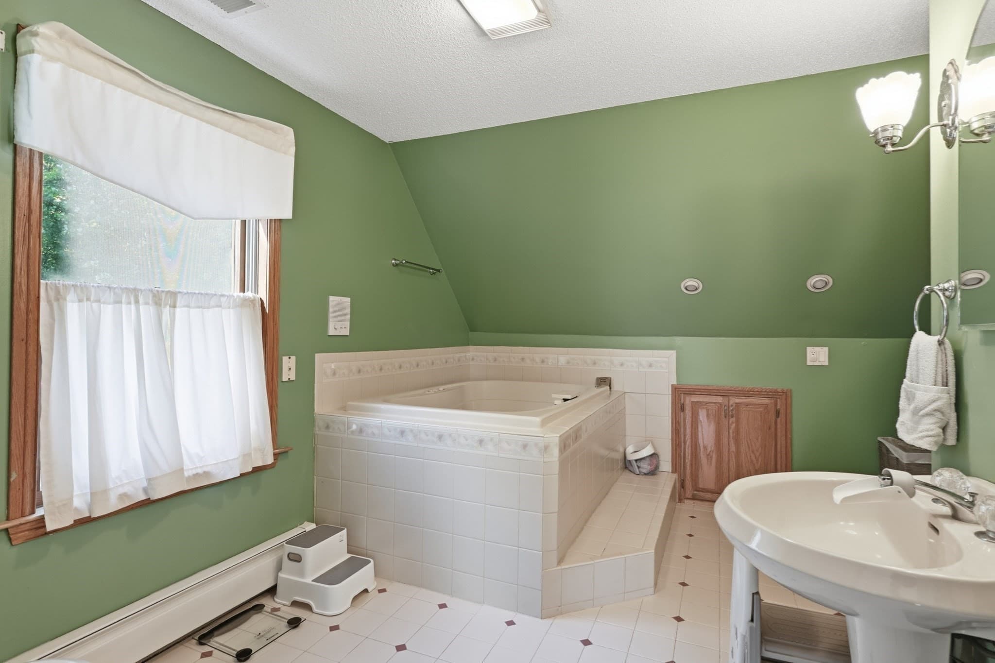 Single Family Residence at 155 Woodland Way, Russell MA 01071, photo 20 of 36