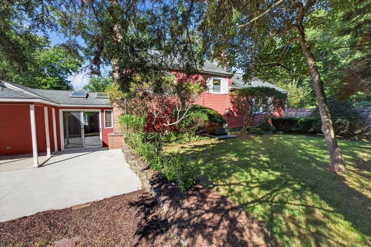Single Family Residence at 356 Springfield St, Wilbraham MA 01095, Wilbraham, photo 7 of 42