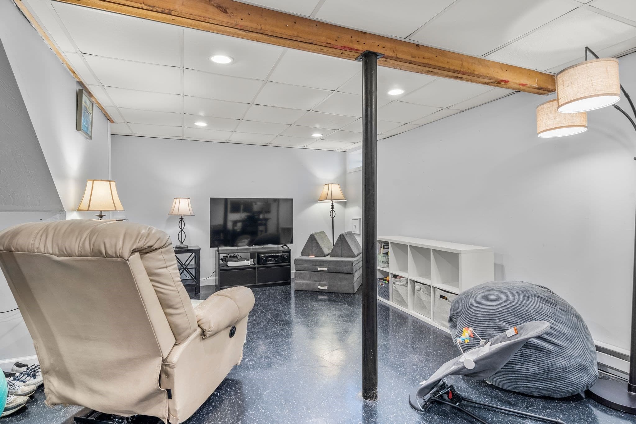 Single Family Residence at 11 Daniel Teague Dr, Rockland MA 02370, Rockland, photo 29 of 37