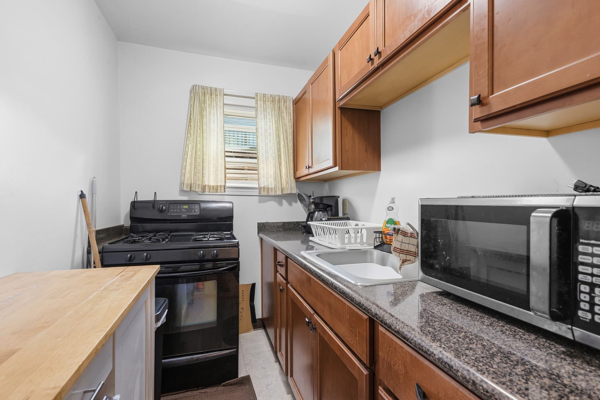 2 Family - 2 Units Up/Down at 436-438 Arnold St, New Bedford MA 02740, New Bedford, photo 14 of 42