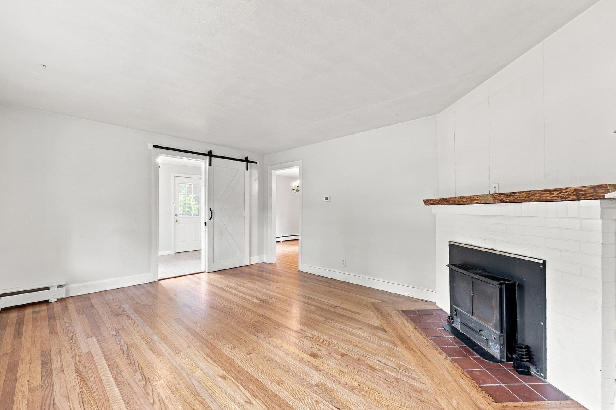 Single Family Residence at 20 Sunset Ave, South Hadley MA 01075, South Hadley, photo 7 of 42