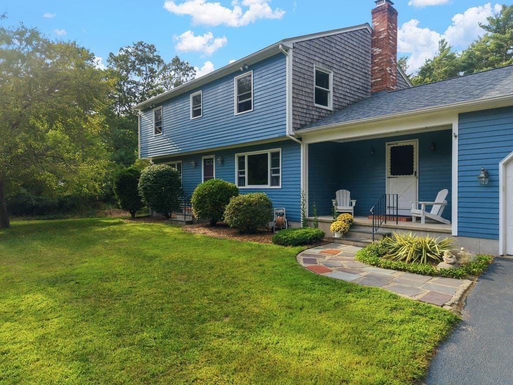 Single Family Residence at 33 Woodland Rd, Rochester MA 02770, Rochester, photo 2 of 41