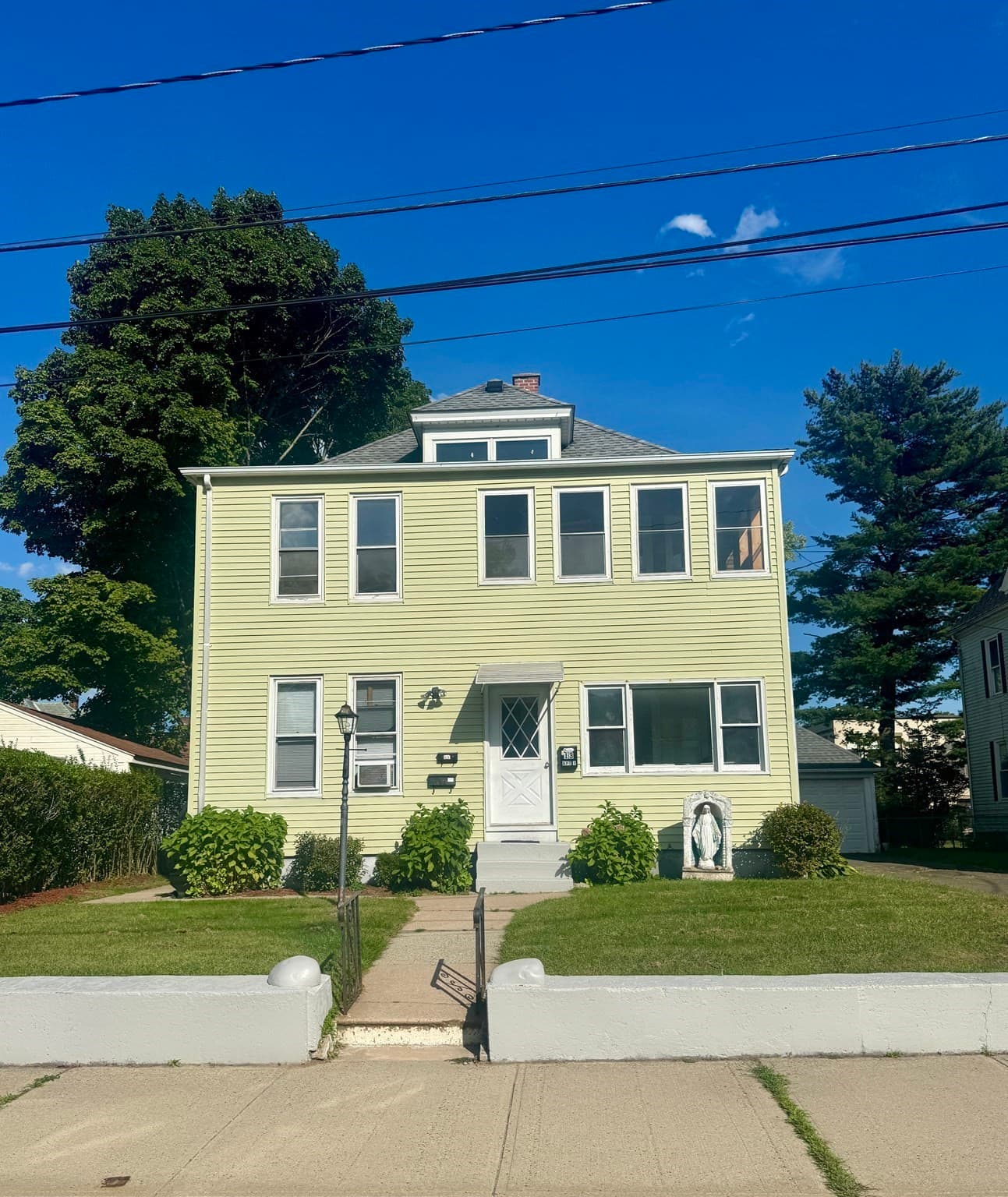 13 Dexter St, Holyoke MA 01040