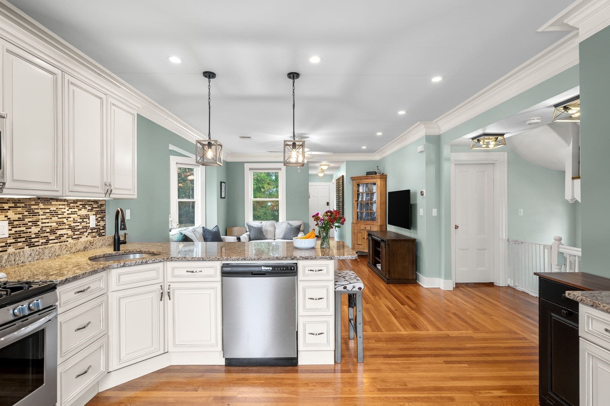 2 Family - 2 Units Up/Down at 33 Cohasset St, Boston MA 02131, Boston, photo 13 of 38