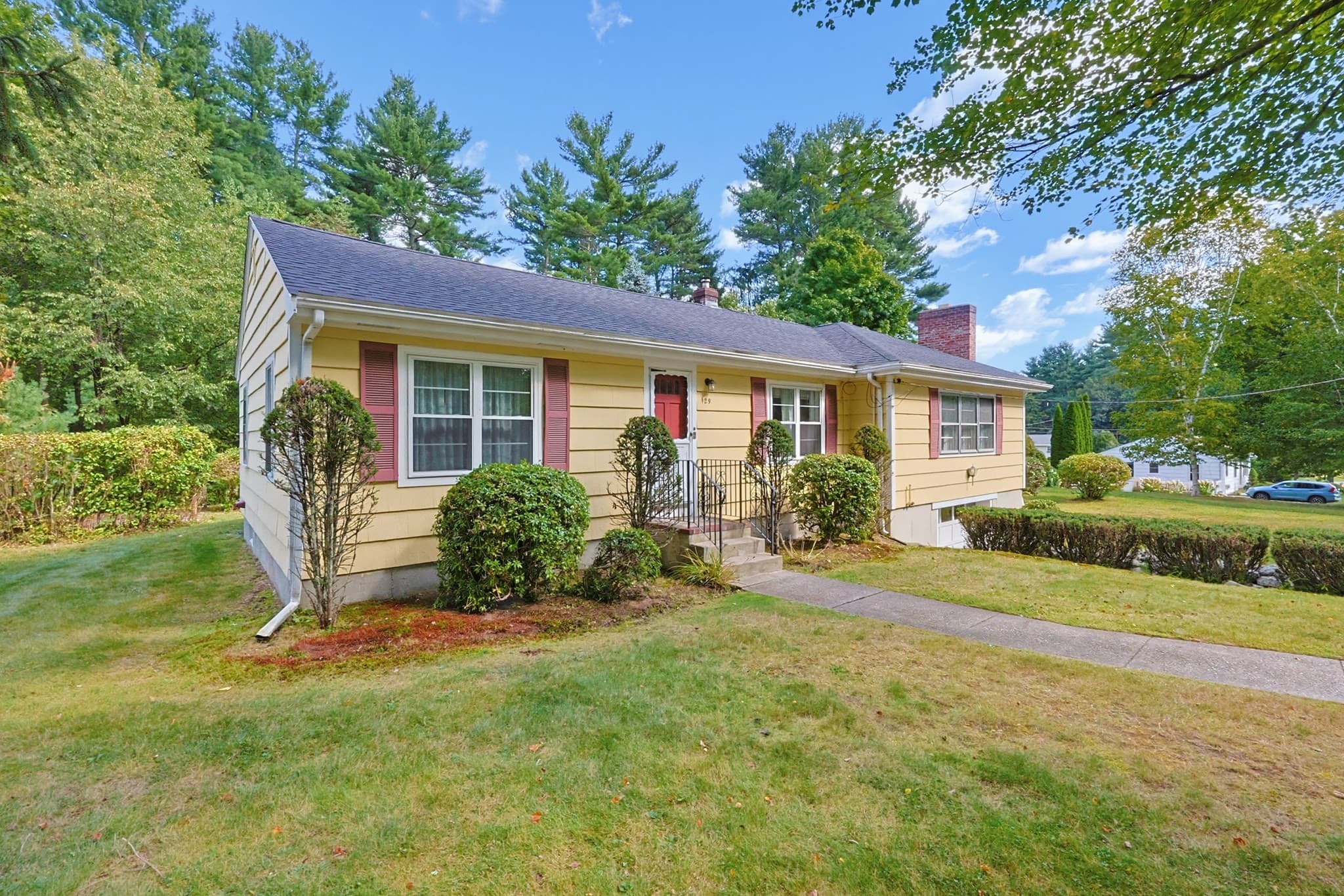 Single Family Residence at 129 Boardman St, Norfolk MA 02056, Norfolk, photo 2 of 34