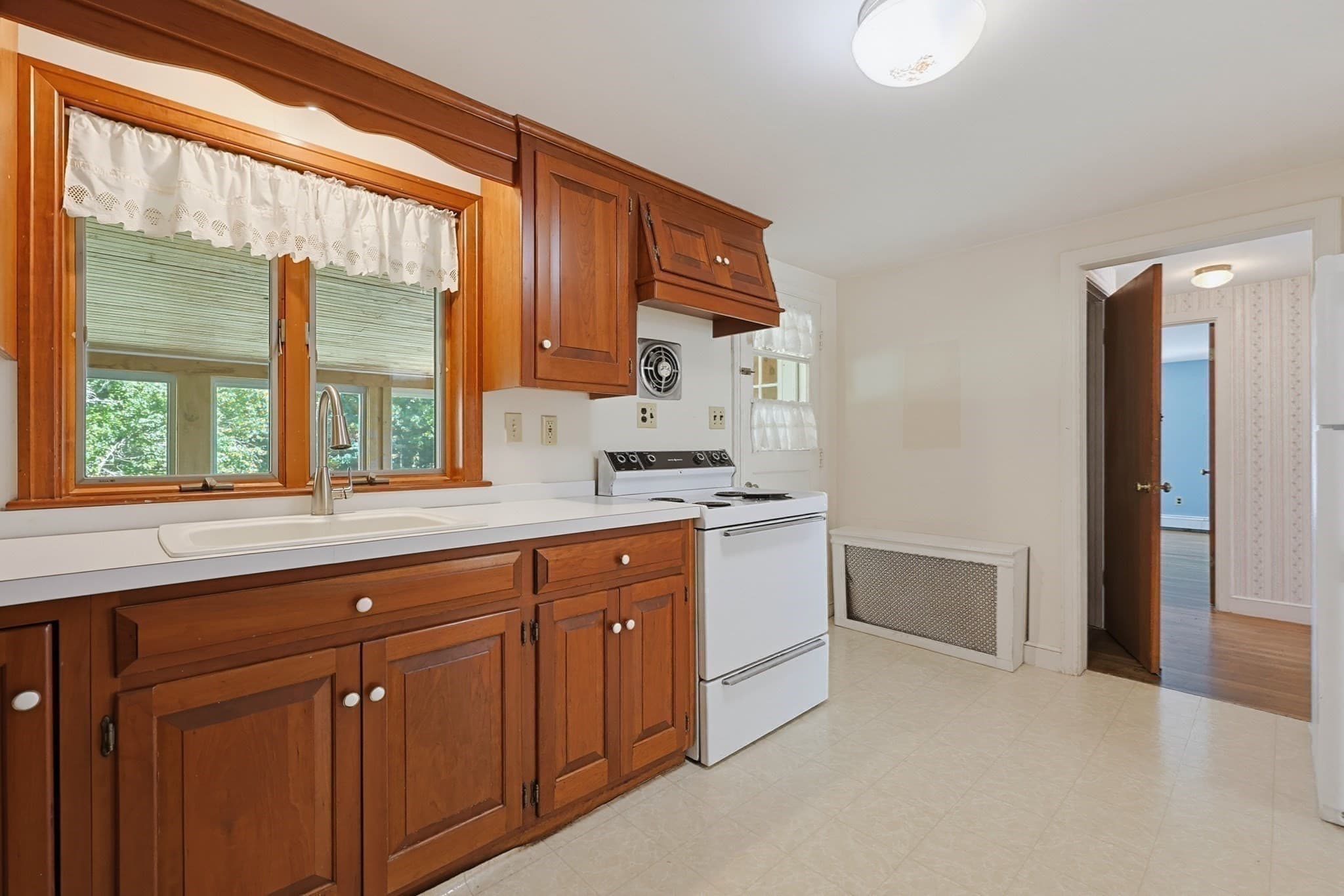 Single Family Residence at 129 Boardman St, Norfolk MA 02056, Norfolk, photo 12 of 34