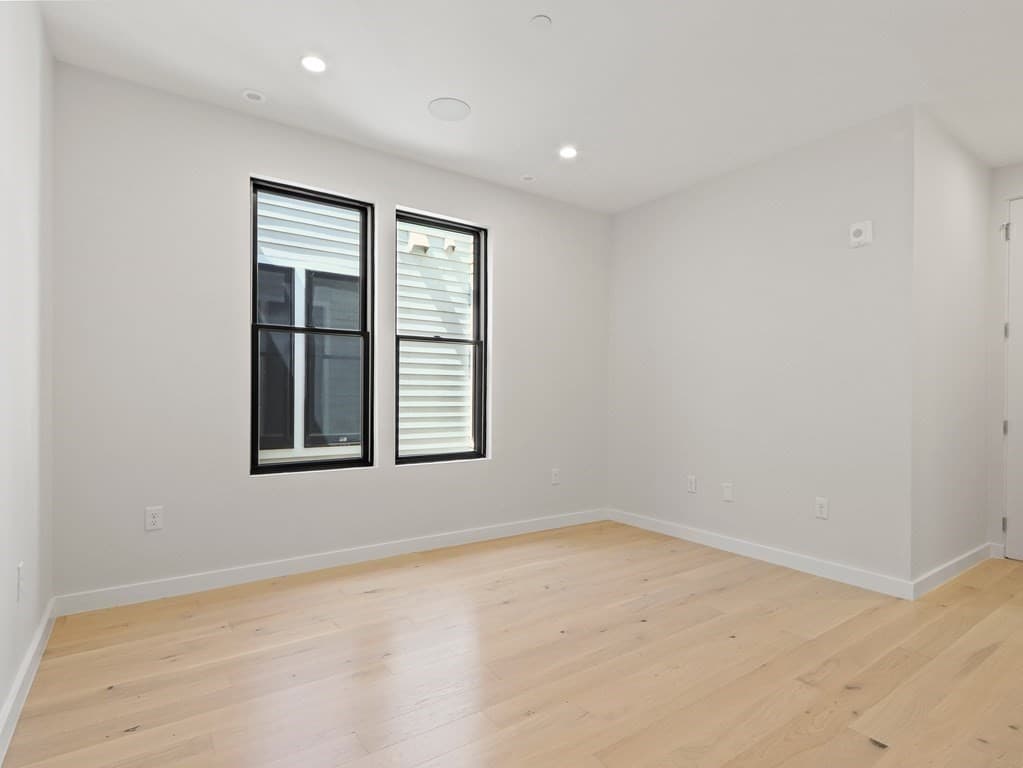 Condominium at 340 West 2nd Street # 17, Boston MA 02127, Boston, photo 5 of 36