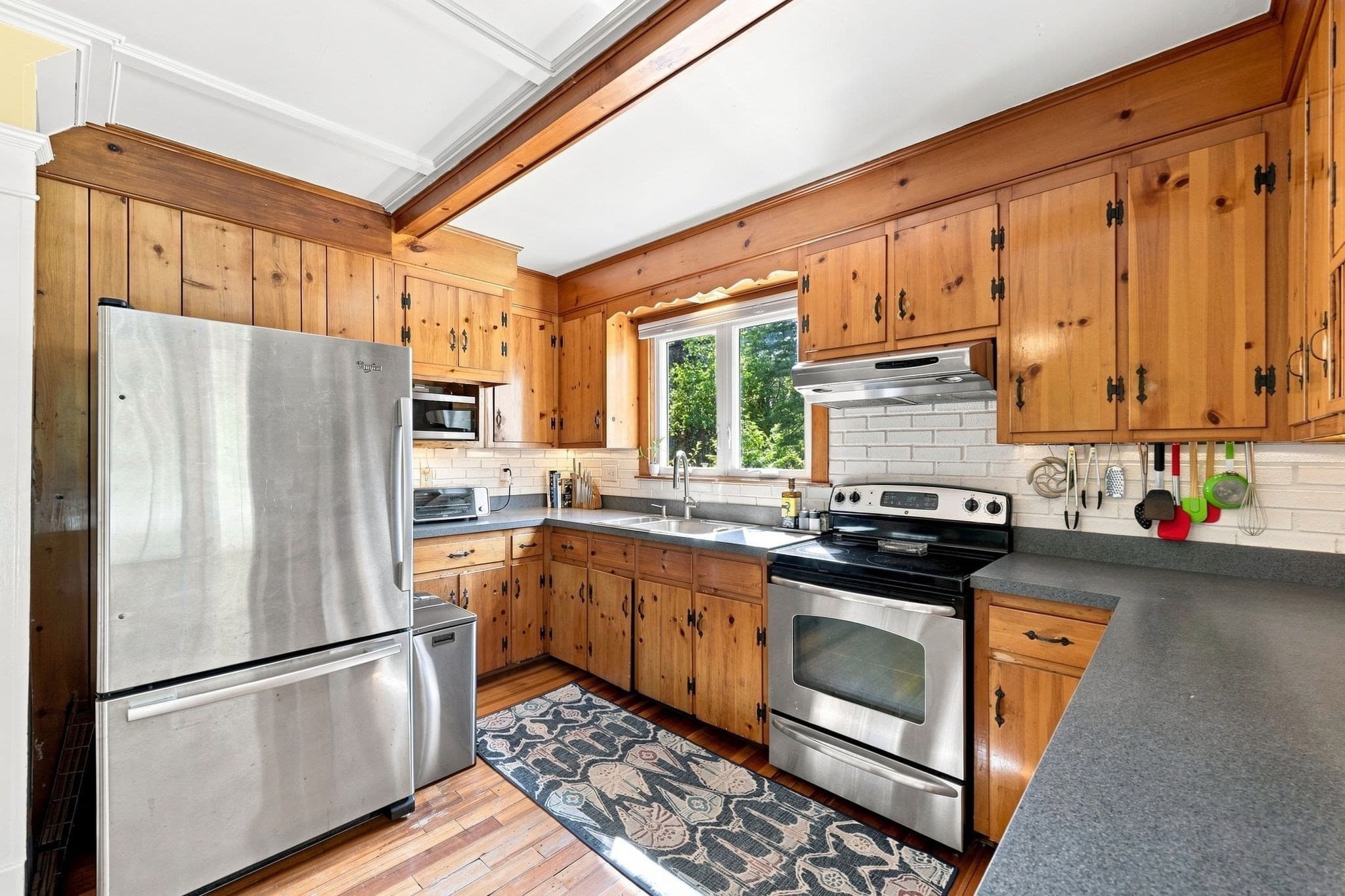 Single Family Residence at 143 Park St, Easthampton MA 01027, Easthampton, photo 13 of 42