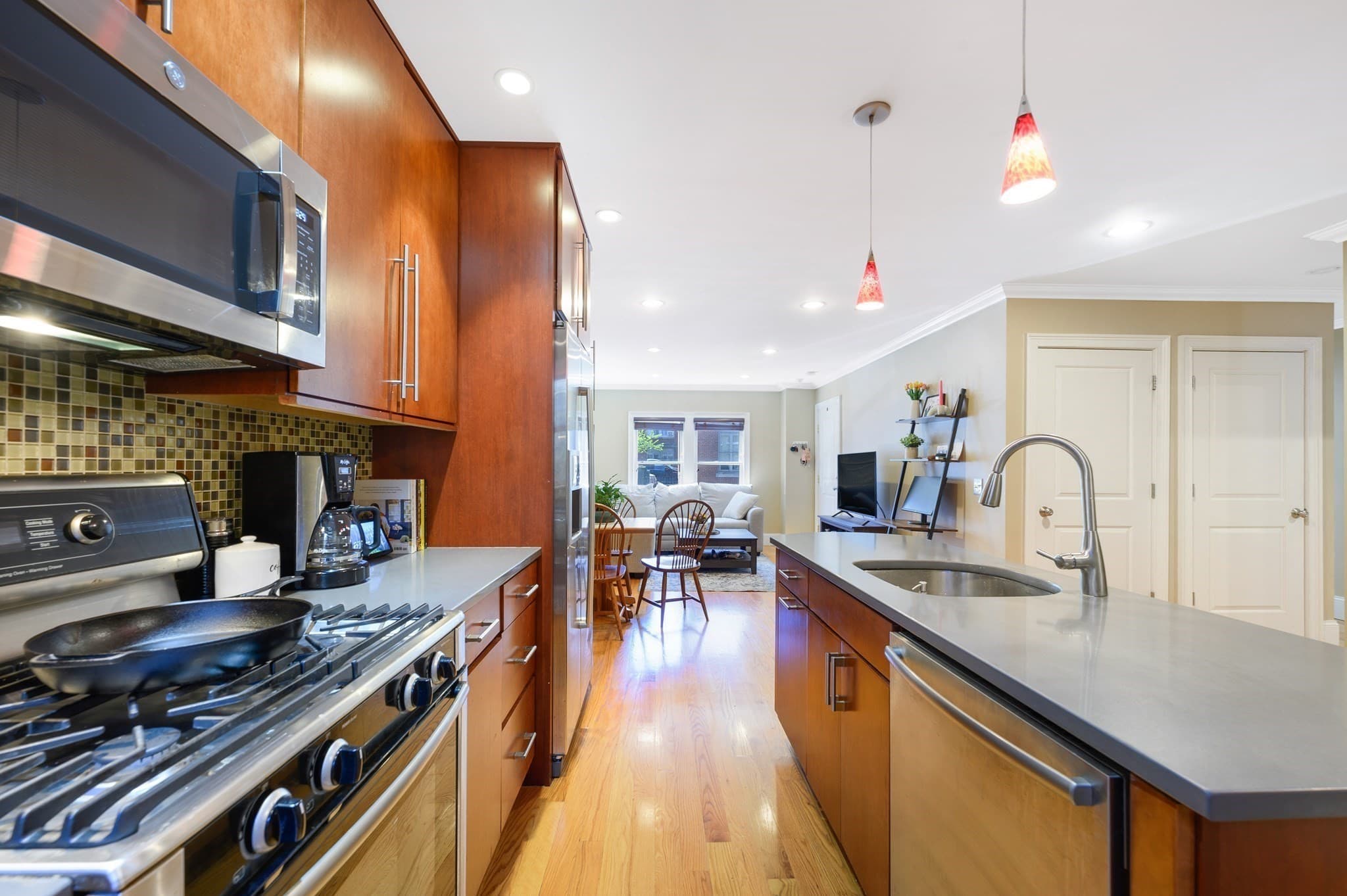 Condominium at 208-210 W 7th St # 1, Boston MA 02127, Boston, photo 7 of 22
