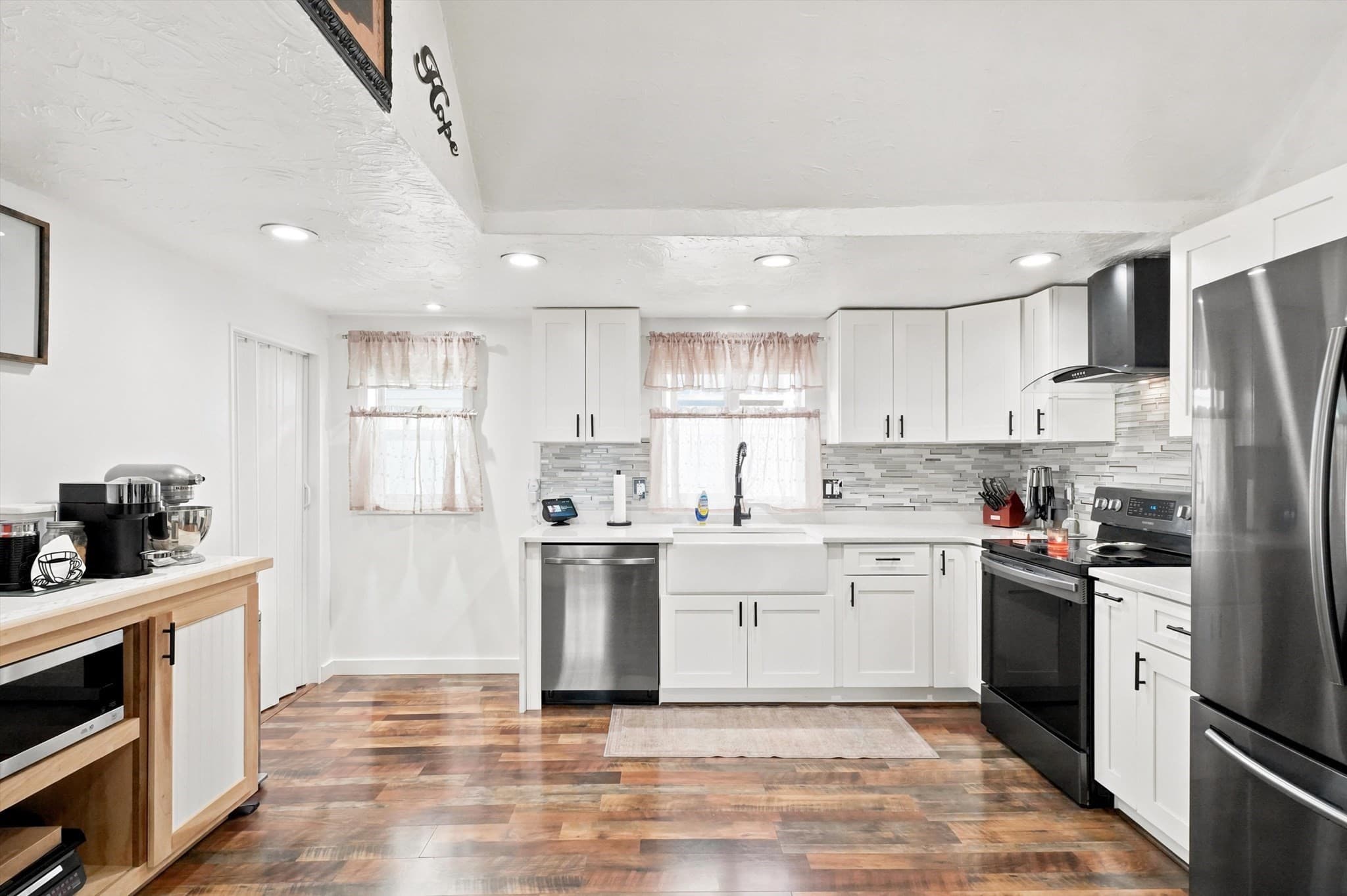 Single Family Residence at 25 Orient St, Worcester MA 01604, Worcester, photo 5 of 36