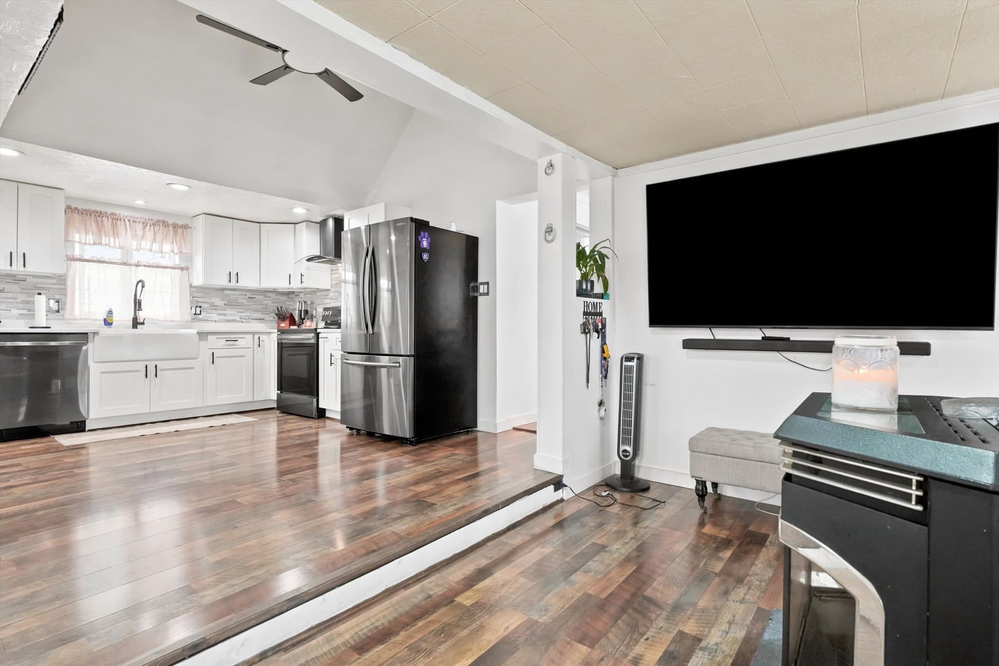 Single Family Residence at 25 Orient St, Worcester MA 01604, Worcester, photo 10 of 36
