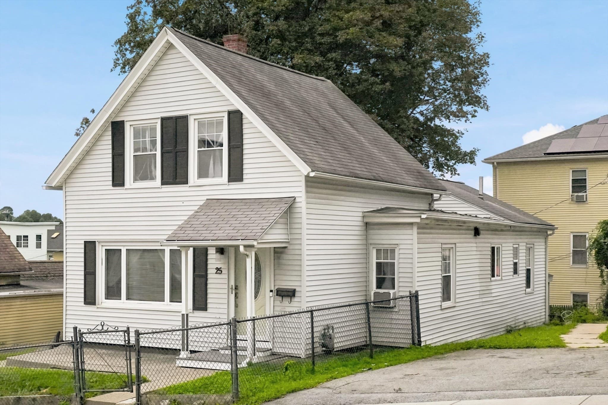 Single Family Residence at 25 Orient St, Worcester MA 01604, Worcester, photo 31 of 36