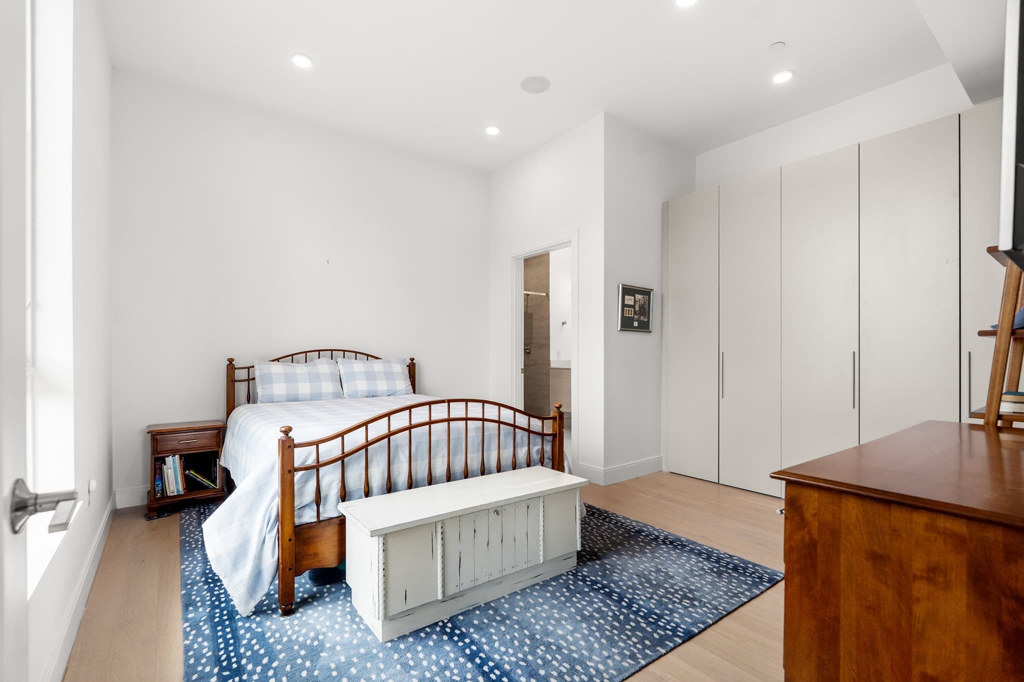 Condominium at 20 West Fifth # 5I, Boston MA 02127, photo 11 of 25