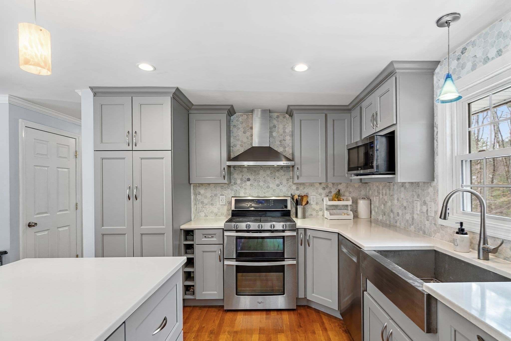 Single Family Residence at 7 Pecos Circle, Chelmsford MA 01824, Chelmsford, photo 2 of 23