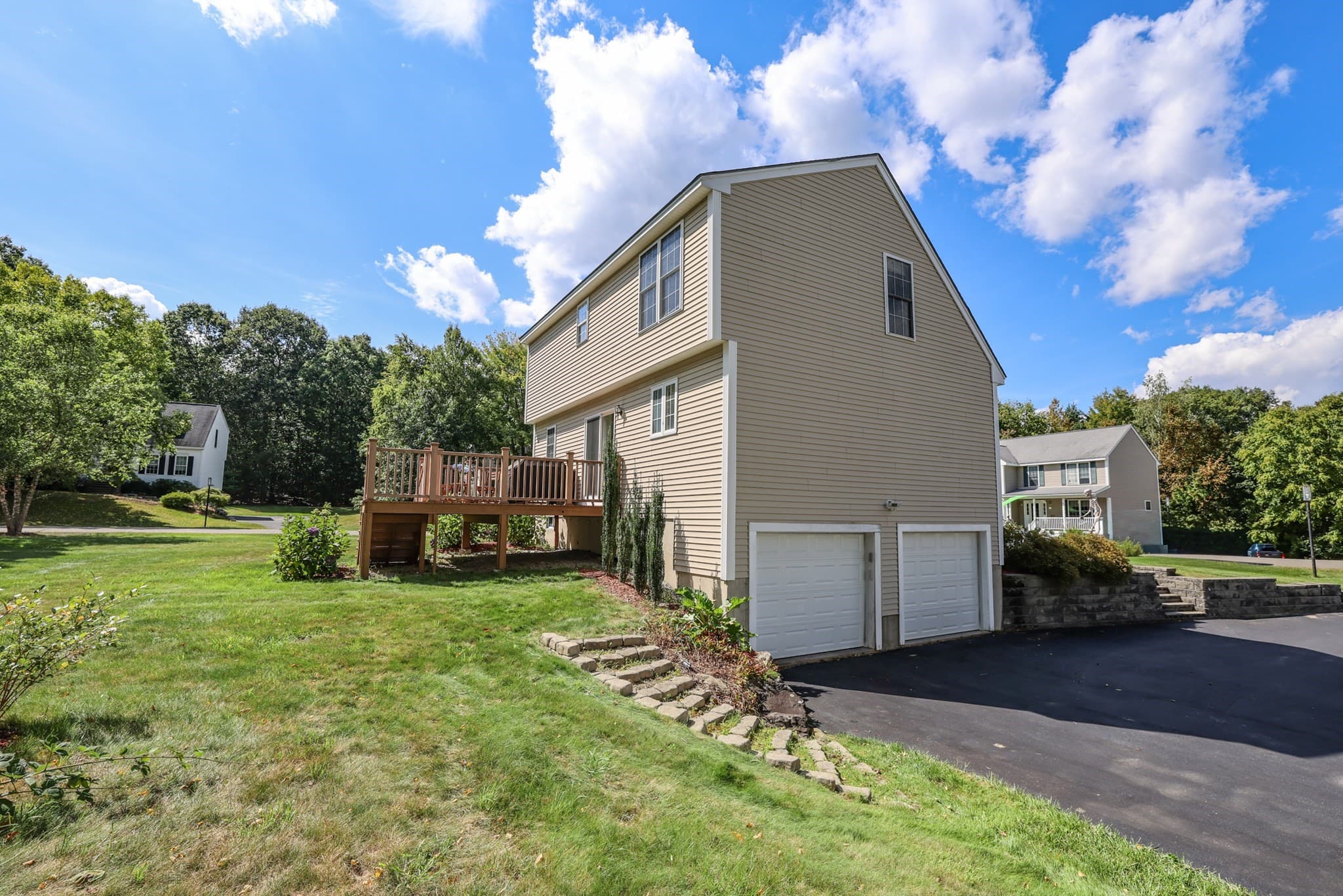 Condominium at 1 Pine Blf # 1, Derry NH 03038, Derry, photo 4 of 34