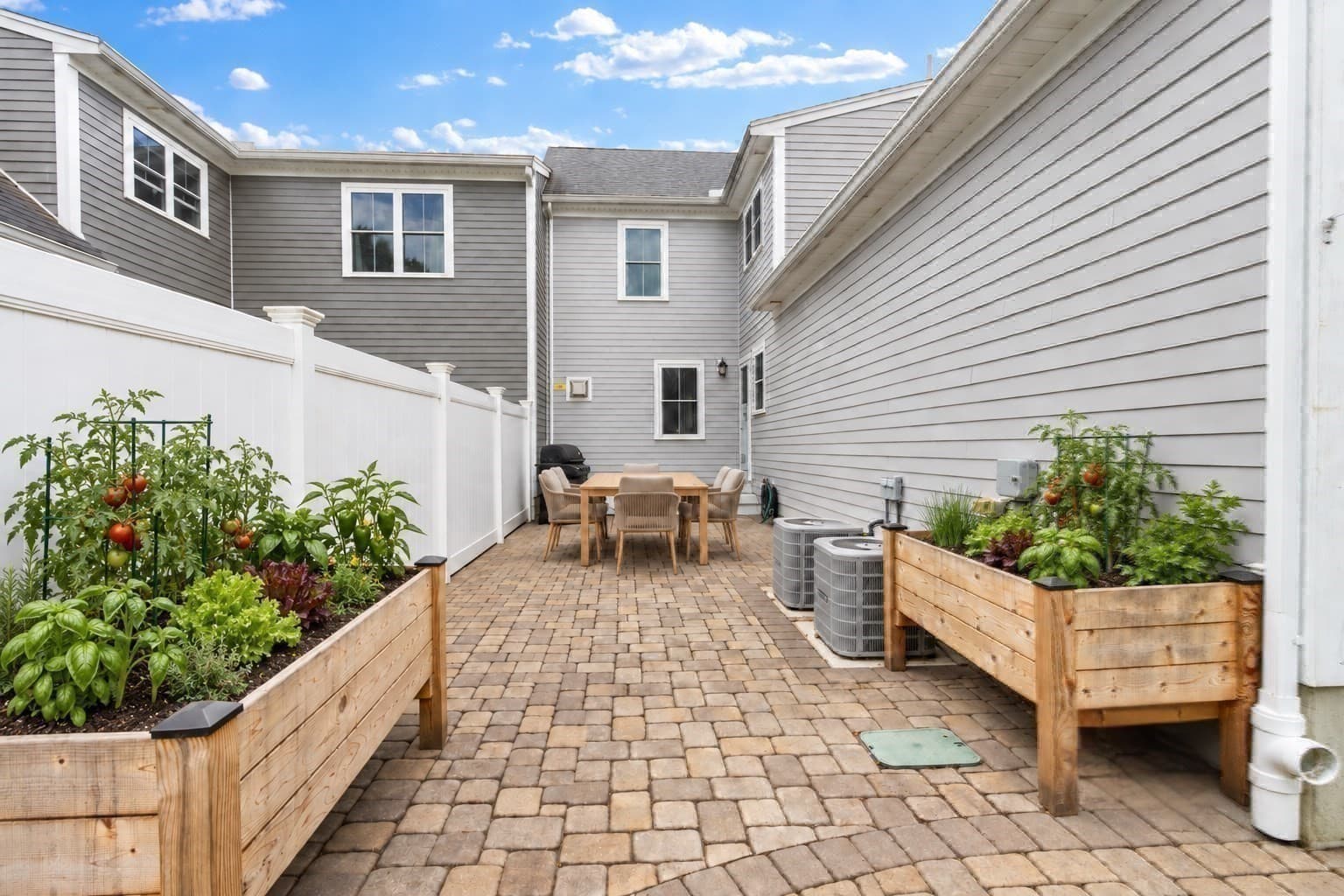 Condominium at 80 Pleasant St # 80, Medfield MA 02052, Medfield, photo 25 of 42