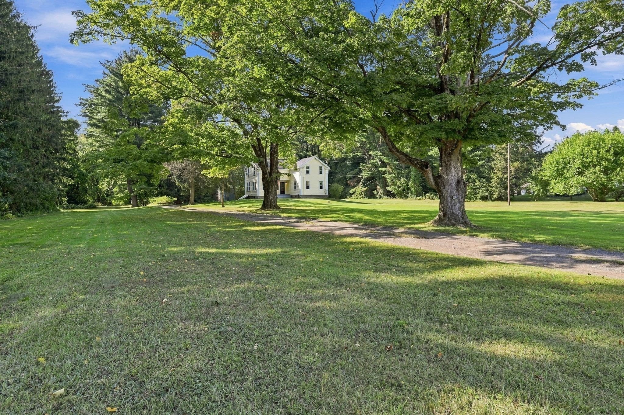 Single Family Residence at 217 N Maple St, Enfield CT 06082, photo 2 of 41