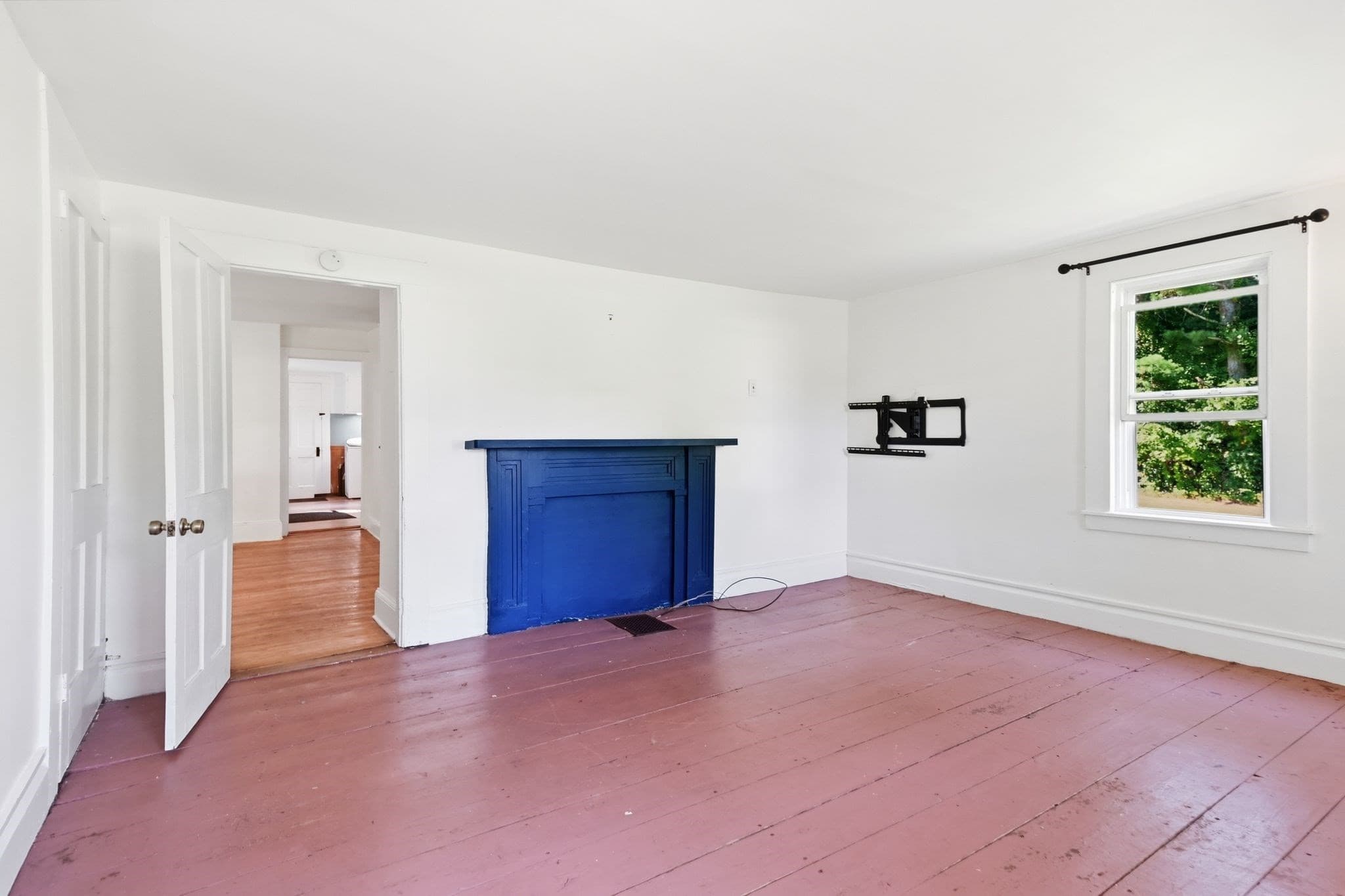 Single Family Residence at 217 N Maple St, Enfield CT 06082, photo 14 of 41