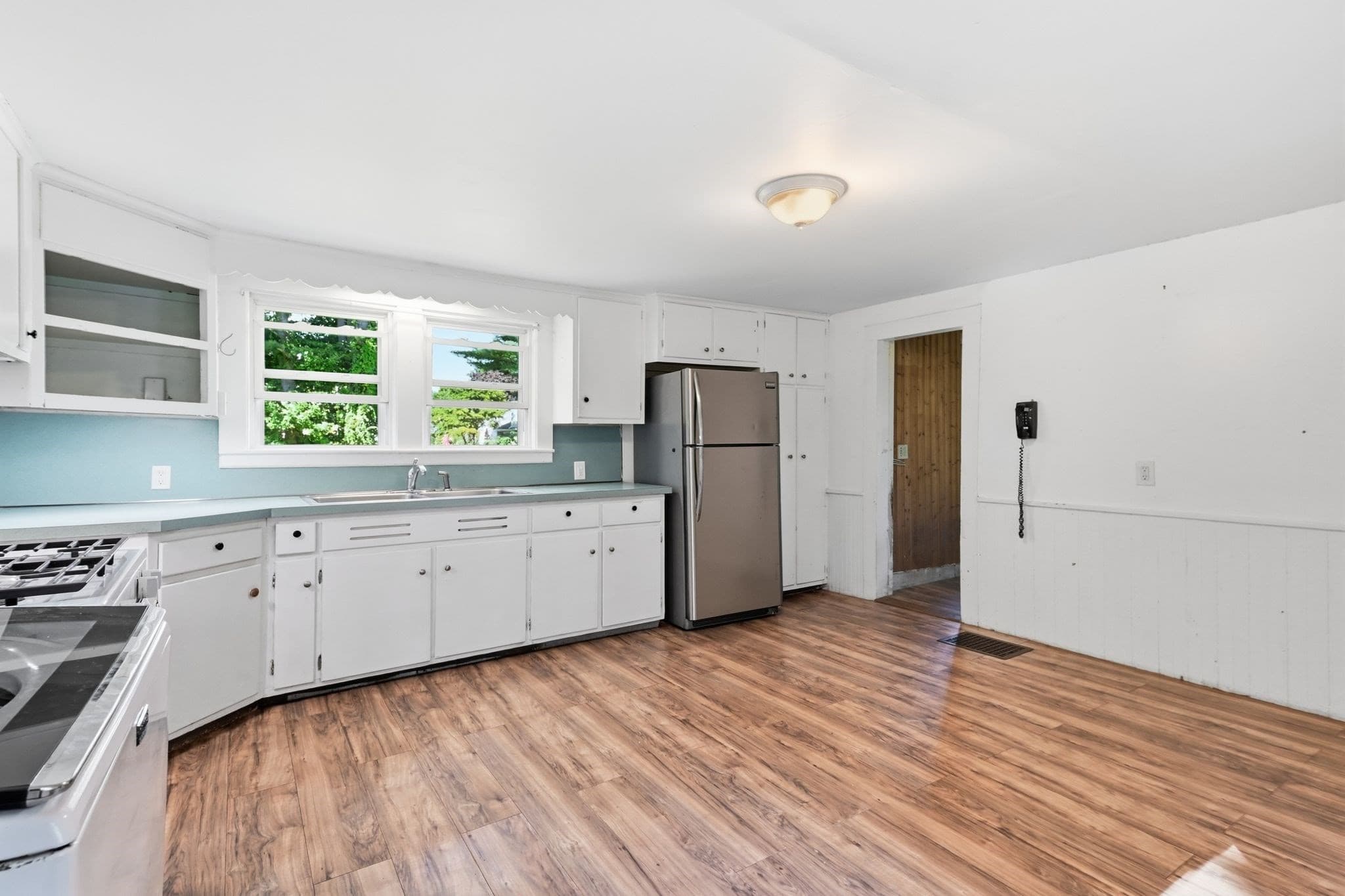 Single Family Residence at 217 N Maple St, Enfield CT 06082, photo 15 of 41