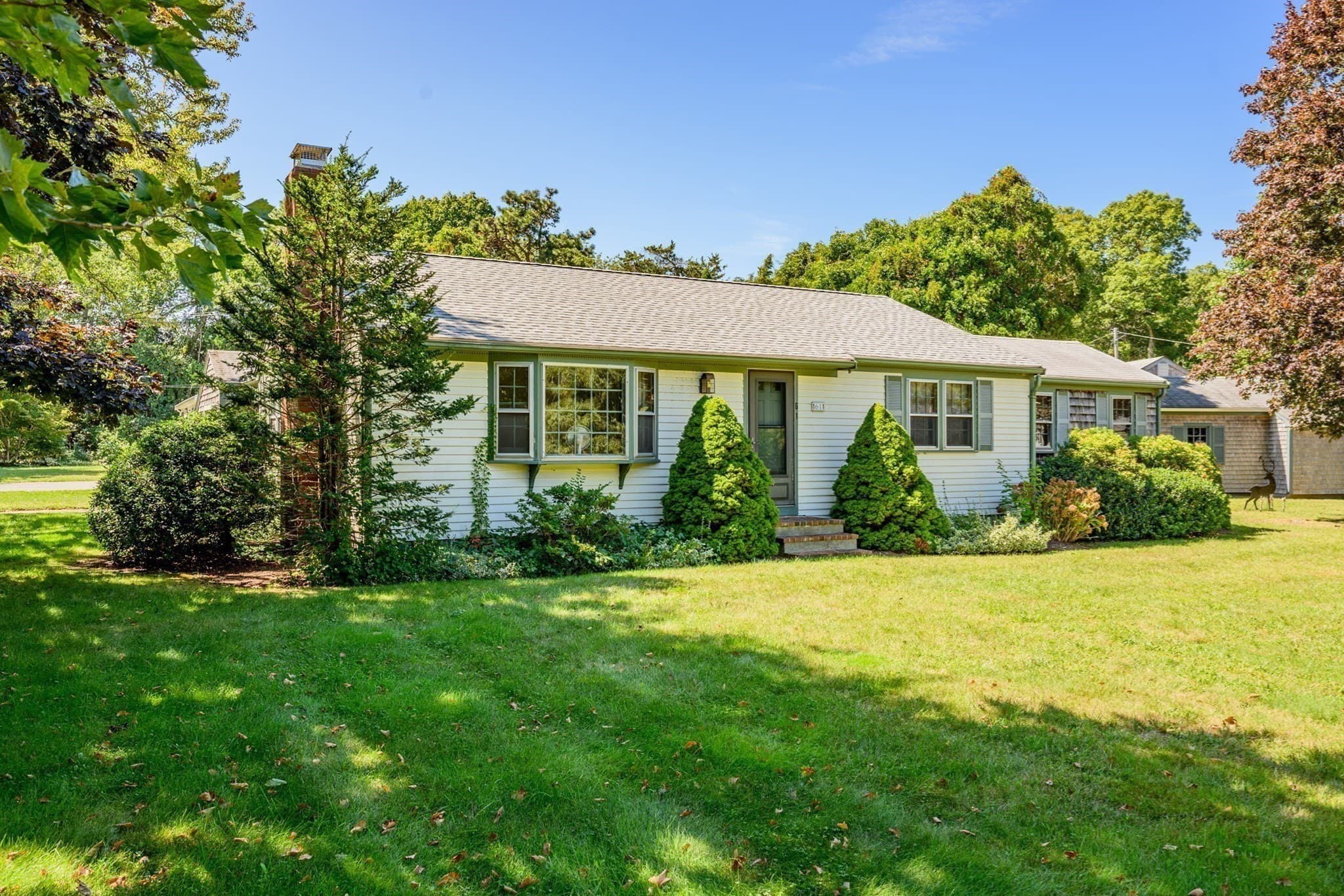 Single Family Residence at 61 Laurel Rd, Barnstable MA 02632, Barnstable, photo 4 of 38