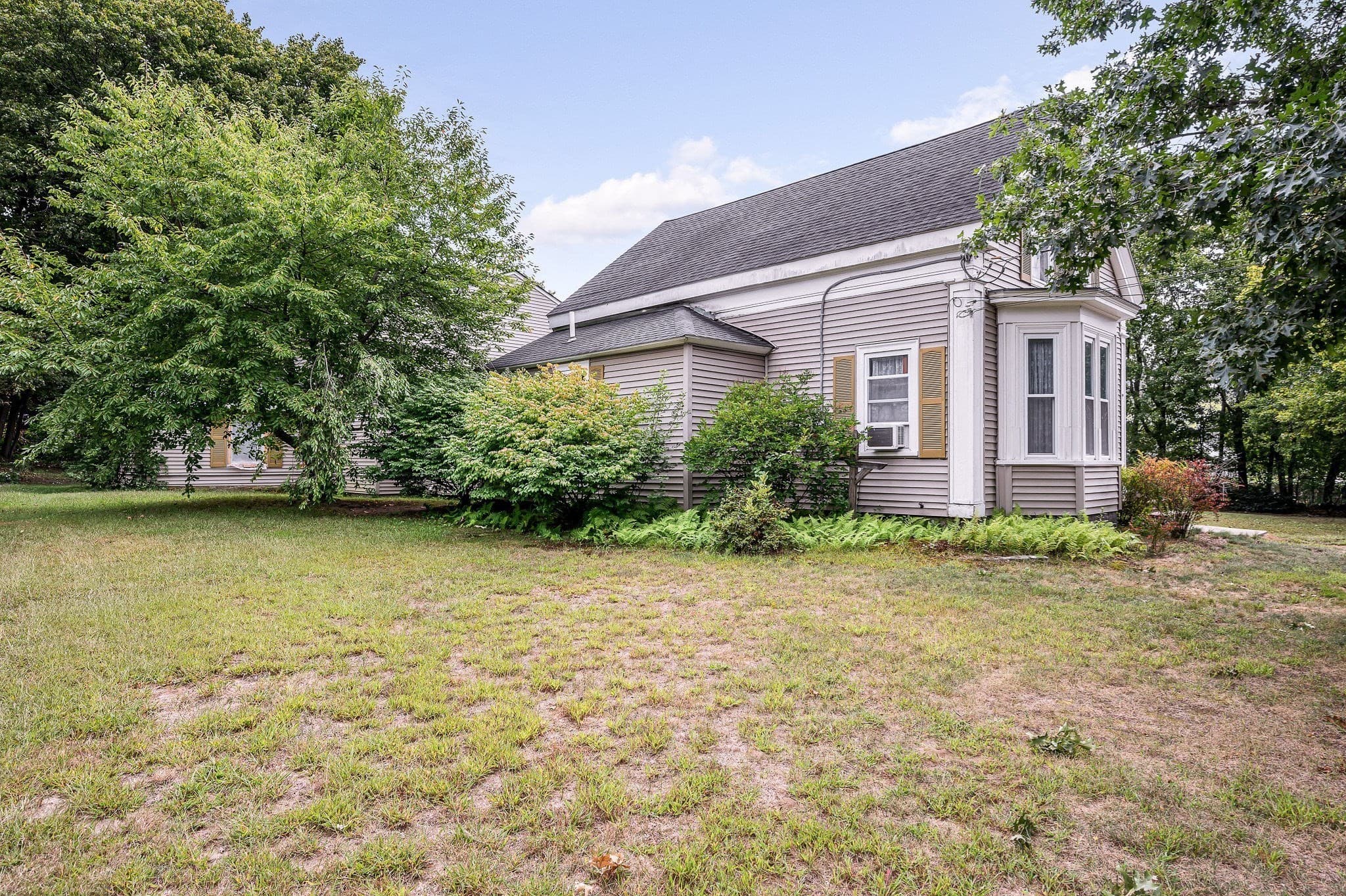 Single Family Residence at 115 Sladen St, Dracut MA 01826, Dracut, photo 32 of 39