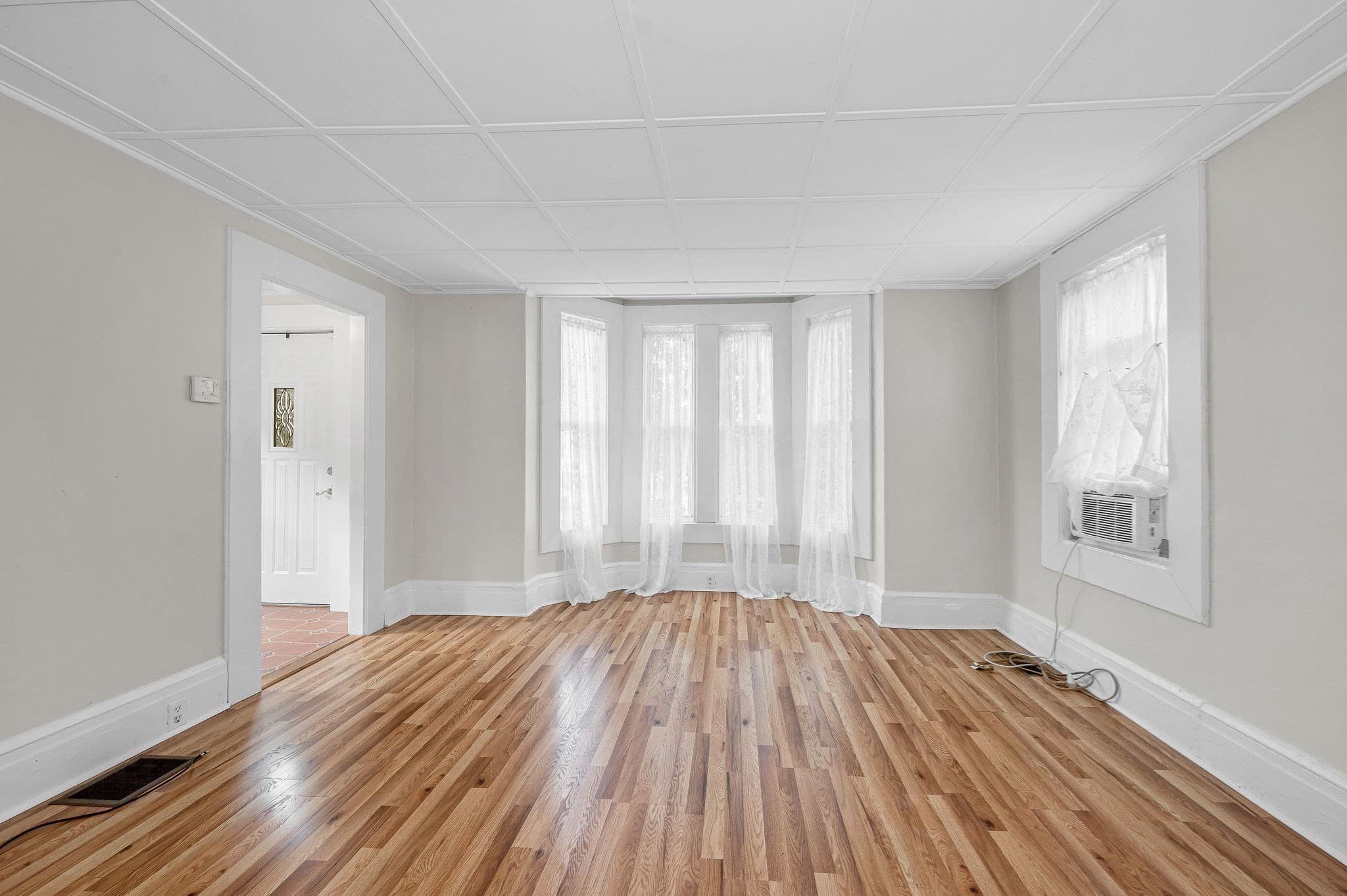 Single Family Residence at 115 Sladen St, Dracut MA 01826, Dracut, photo 10 of 39