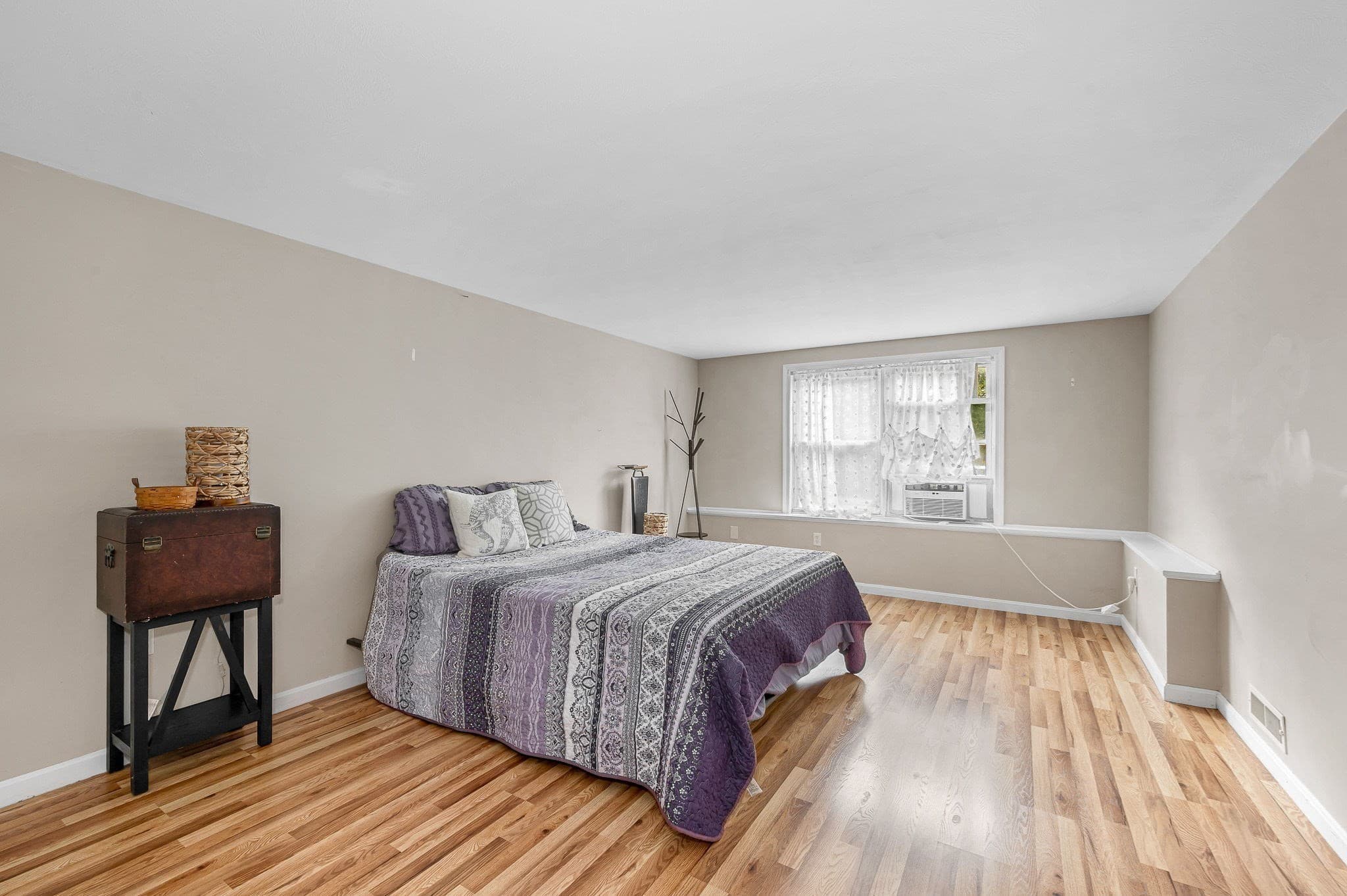Single Family Residence at 115 Sladen St, Dracut MA 01826, Dracut, photo 18 of 39