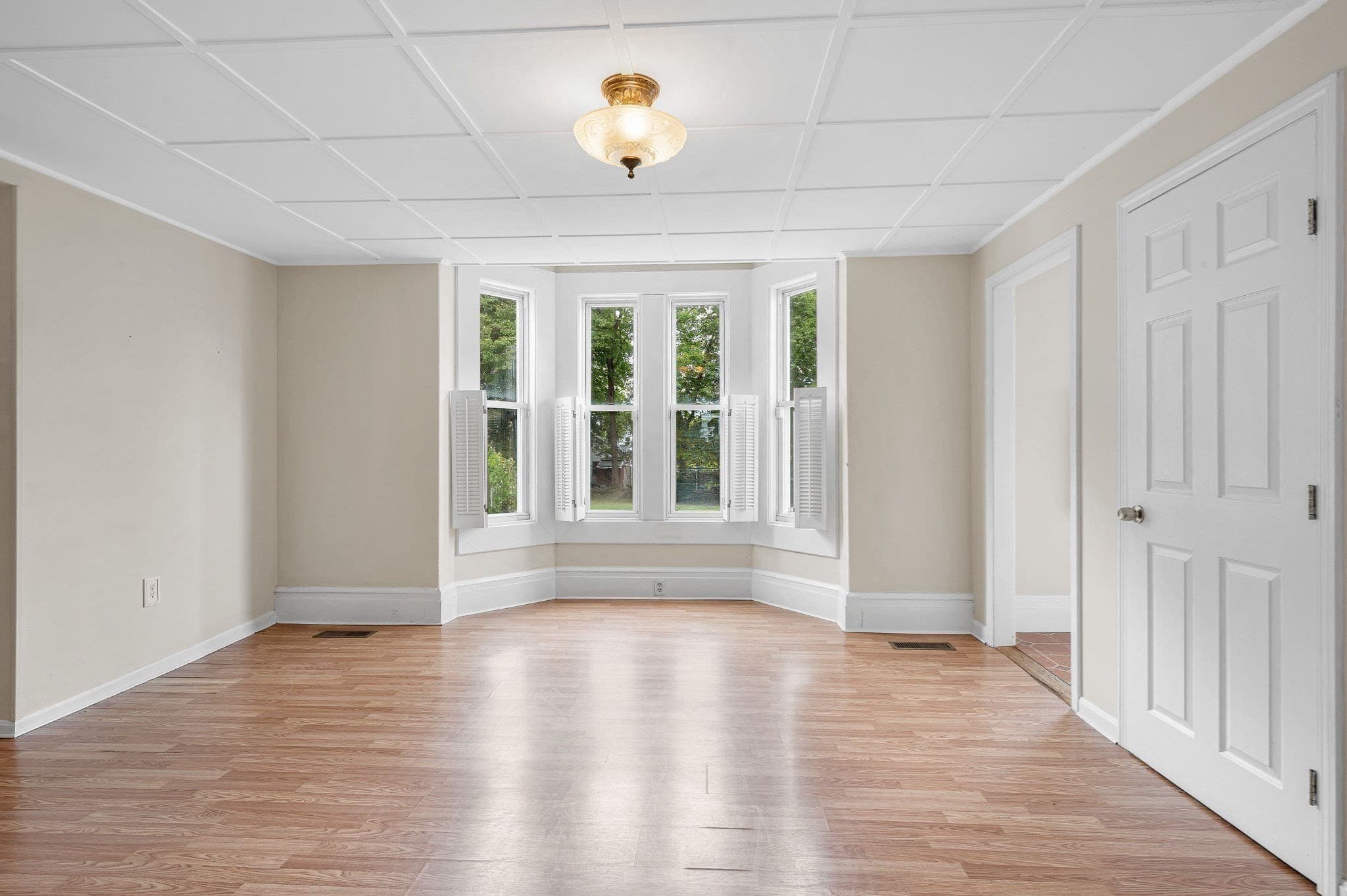 Single Family Residence at 115 Sladen St, Dracut MA 01826, Dracut, photo 8 of 39