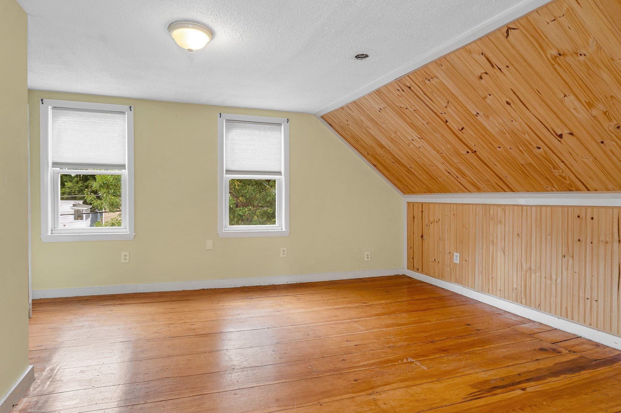 Single Family Residence at 115 Sladen St, Dracut MA 01826, Dracut, photo 25 of 39