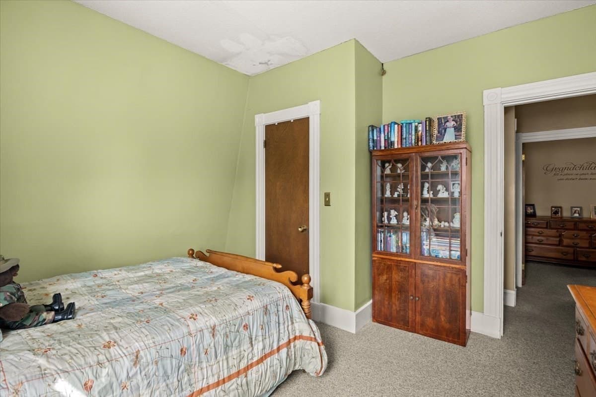 Single Family Residence at 287 Wood St, New Bedford MA 02745, New Bedford, photo 30 of 38