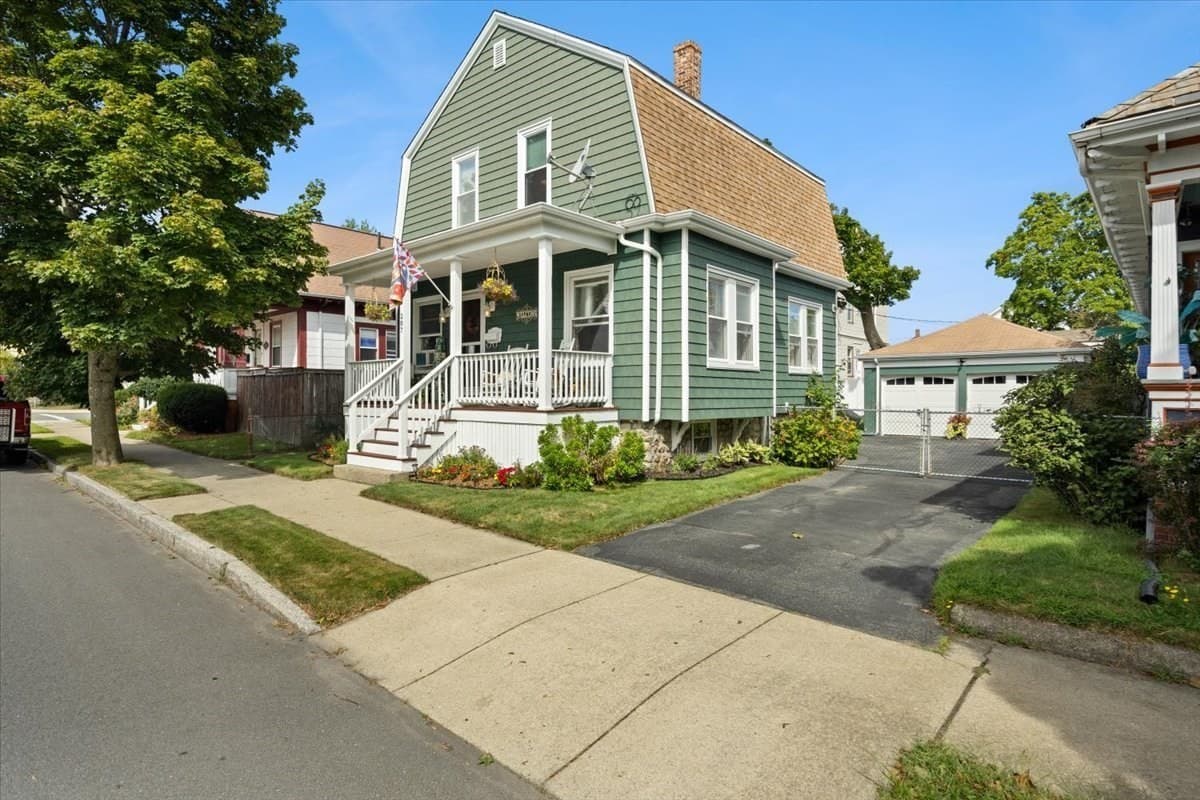 Single Family Residence at 287 Wood St, New Bedford MA 02745, New Bedford, photo 4 of 38