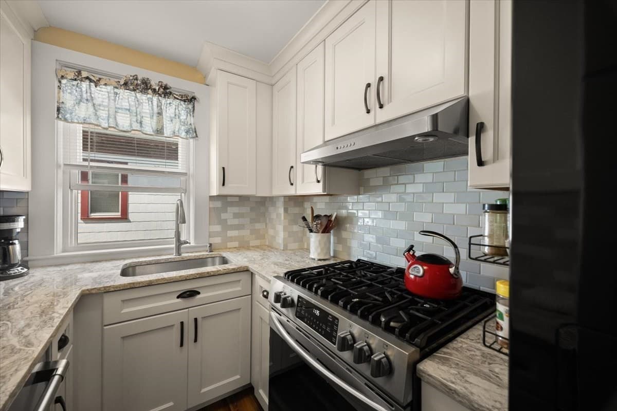 Single Family Residence at 287 Wood St, New Bedford MA 02745, New Bedford, photo 21 of 38