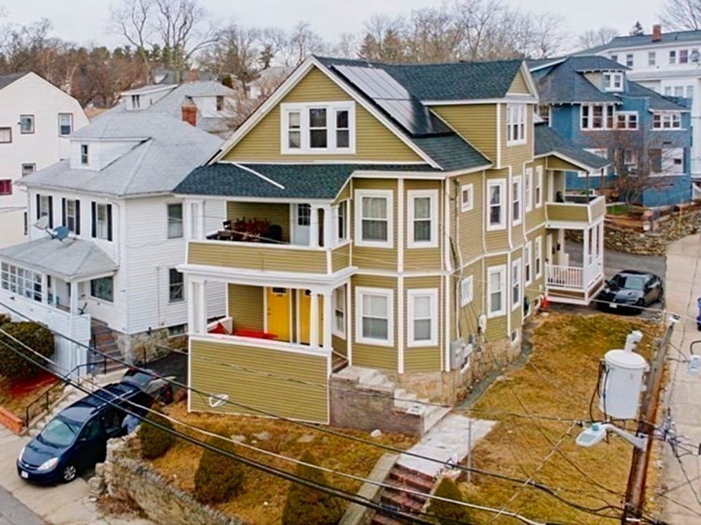 203-205 Saratoga St, Lawrence MA 01841