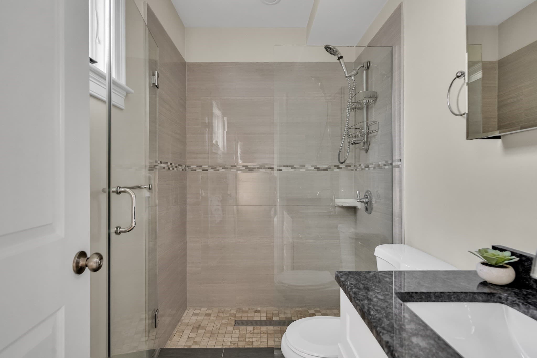 Condominium at 33 Clyde St # 1, Somerville MA 02145, Somerville, photo 15 of 29