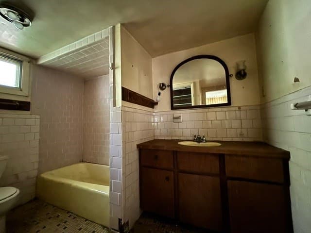 2 Family - 2 Units Up/Down at 126 Lakehurst Ave, Weymouth MA 02189, Weymouth, photo 22 of 26