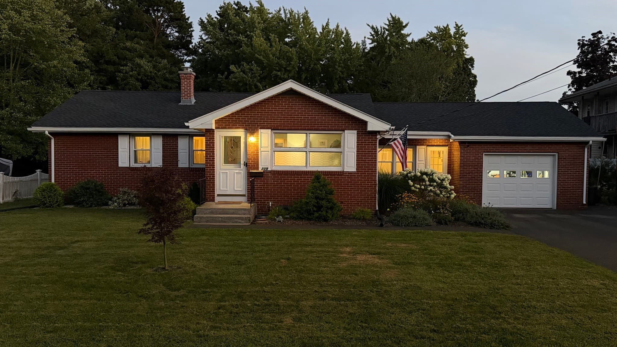 229 Mccarthy Ave, Chicopee MA 01020
