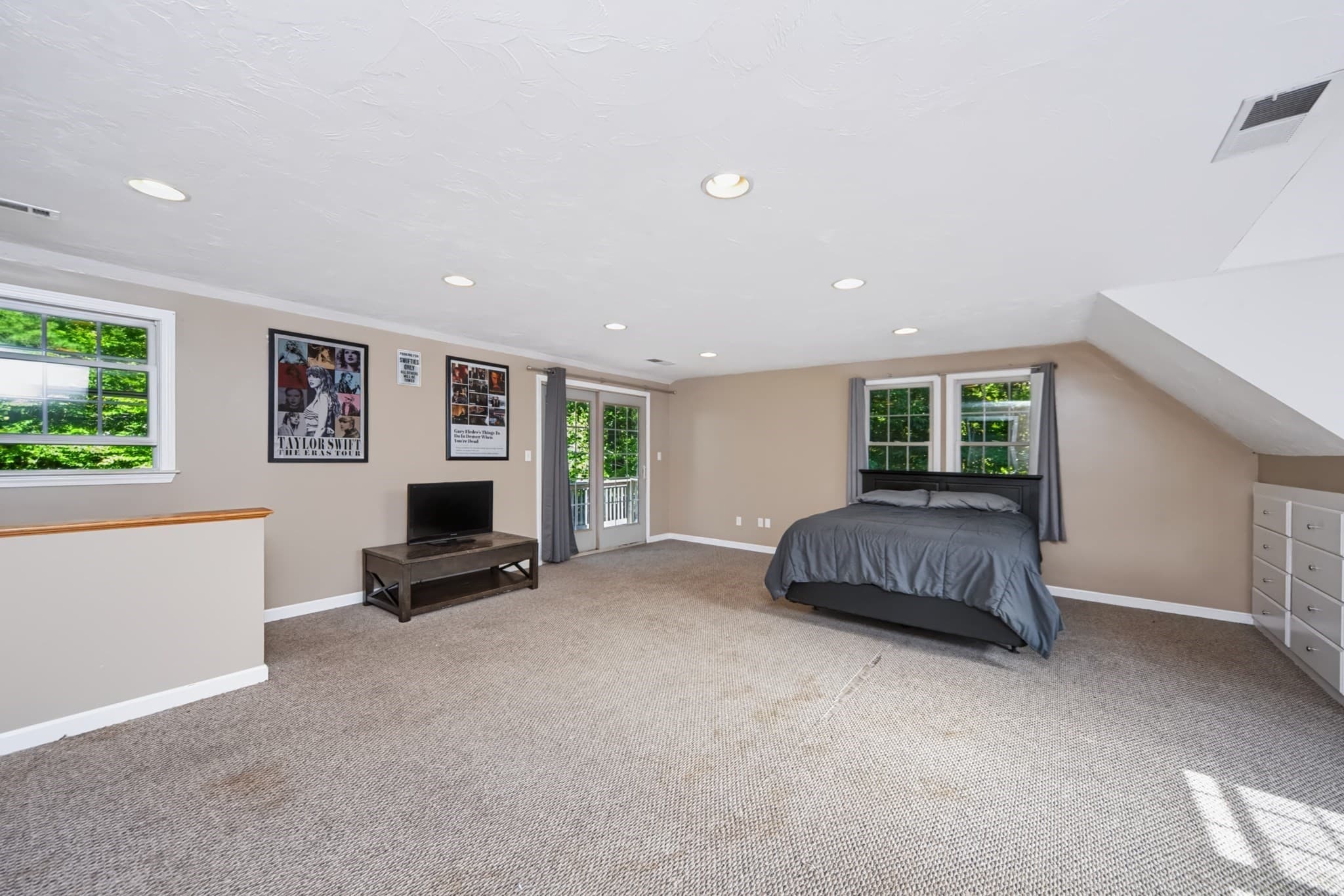 Single Family Residence at 24 Evergreen Rd, Lakeville MA 02347, Lakeville, photo 16 of 33