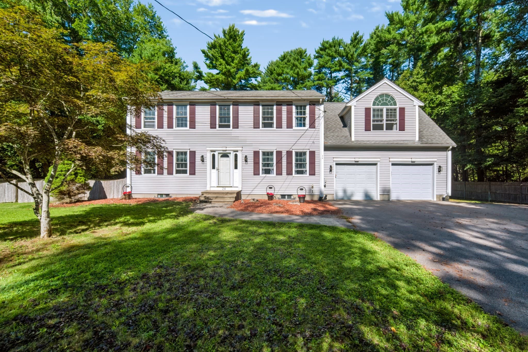 24 Evergreen Rd, Lakeville MA 02347