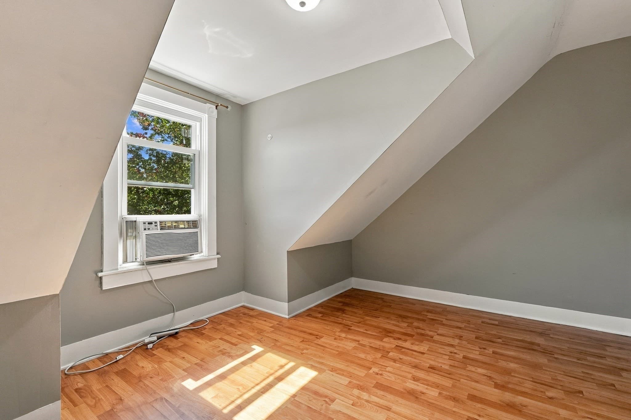 Multi Family at 125 Reynolds St, New Bedford MA 02746, New Bedford, photo 20 of 41