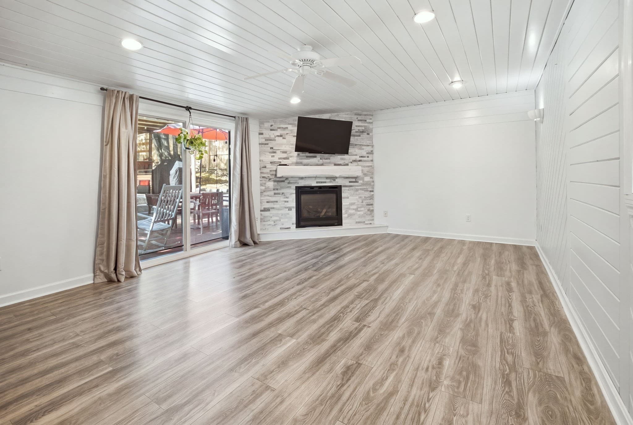 Single Family Residence at 51 Mechanic St, Bellingham MA 02019, Bellingham, photo 4 of 40